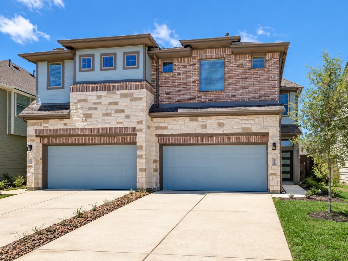 Welcoming townhome in the amenity-rich Meridiana community.