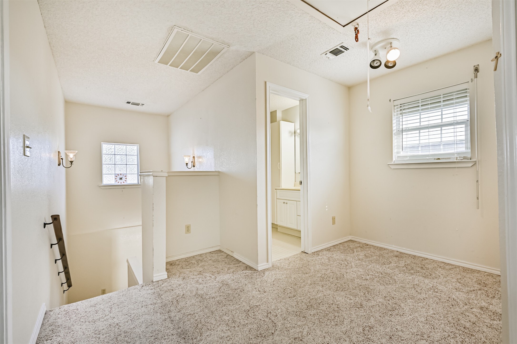 4928 Avenue P, Galveston, TX 77551