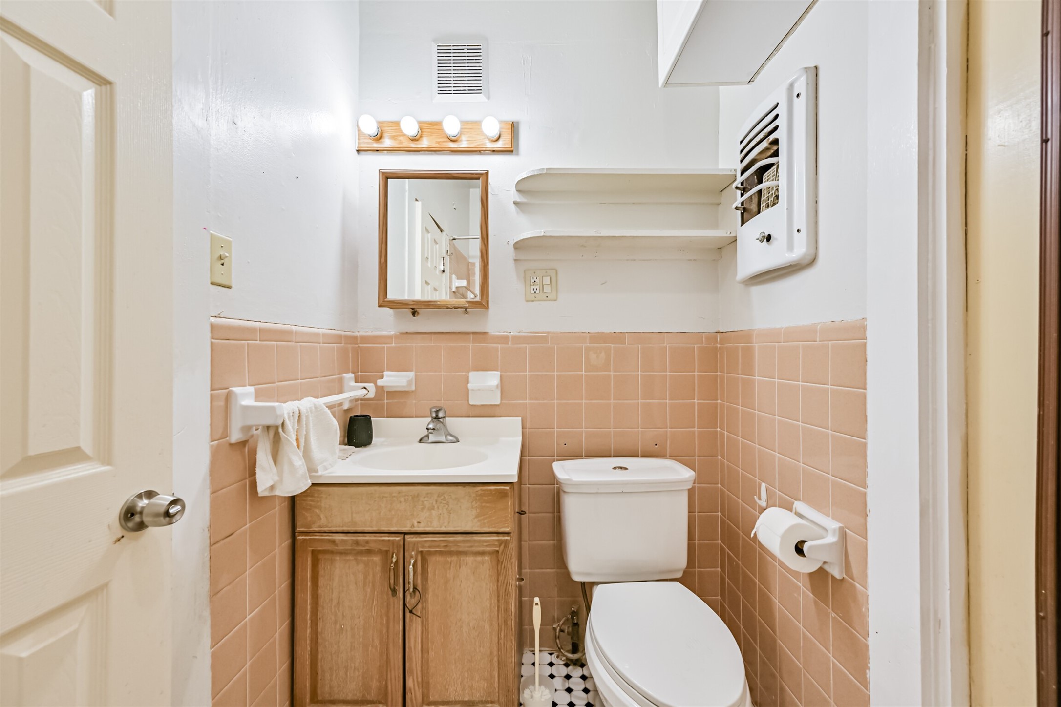 4928 Avenue P, Galveston, TX 77551