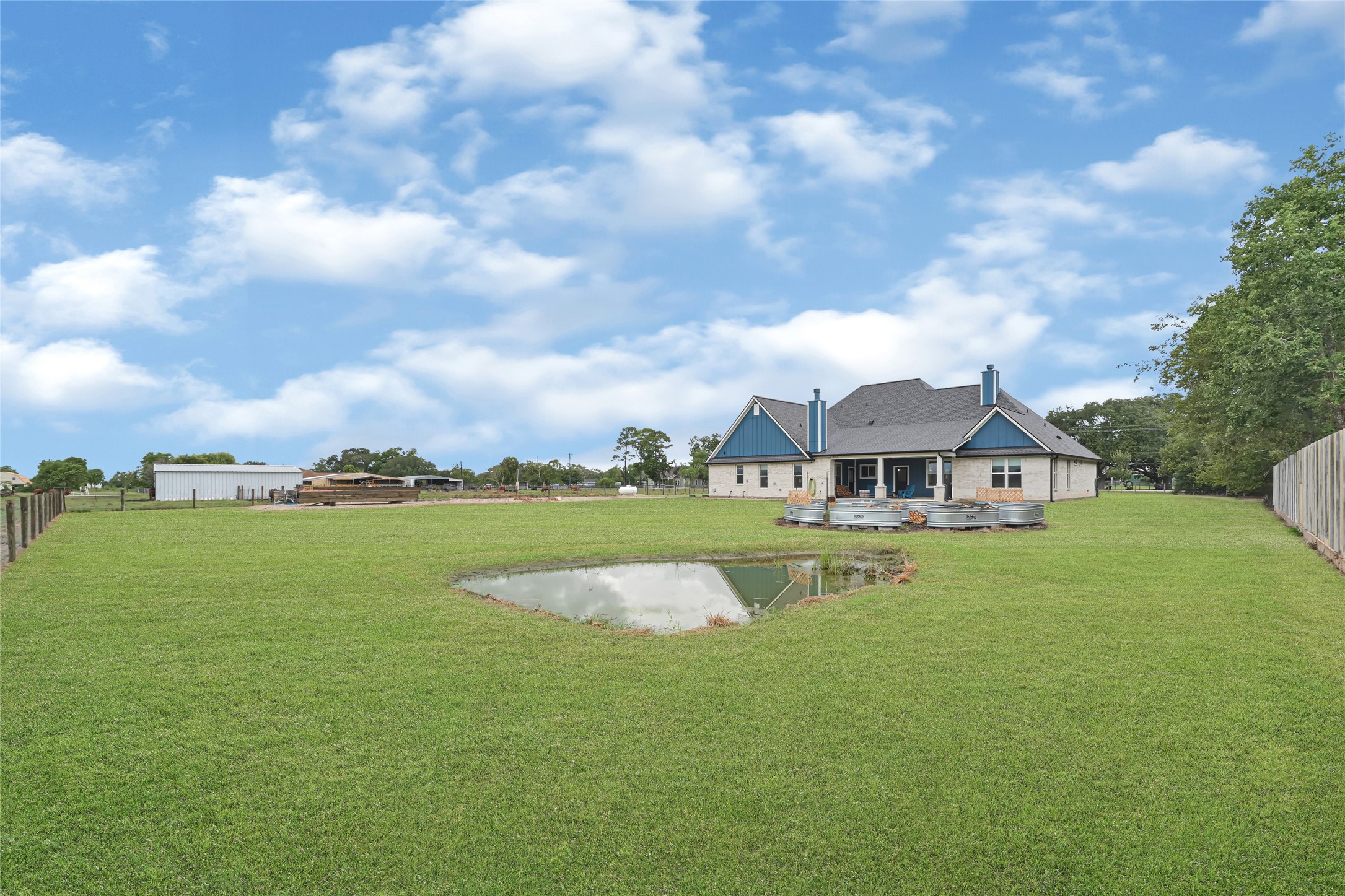 3325 County Road 160, Alvin, TX 77511
