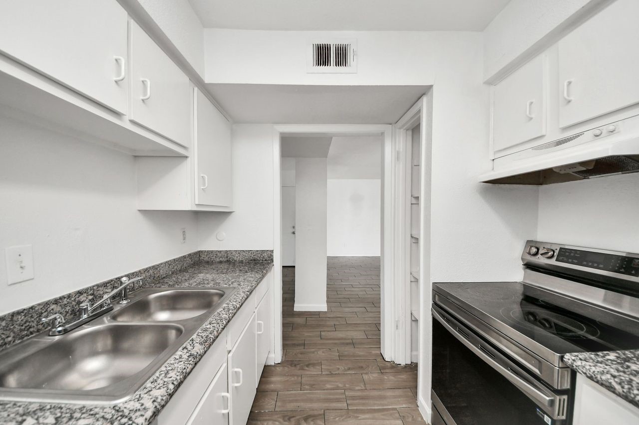 5625 Antoine Drive, #312, Houston, TX 77091
