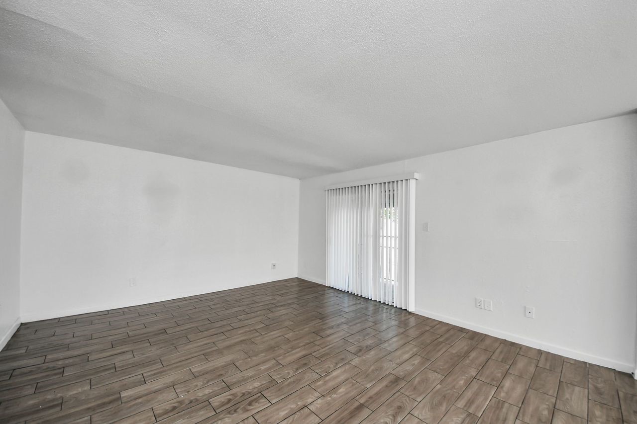Large Living Space Large Living Space