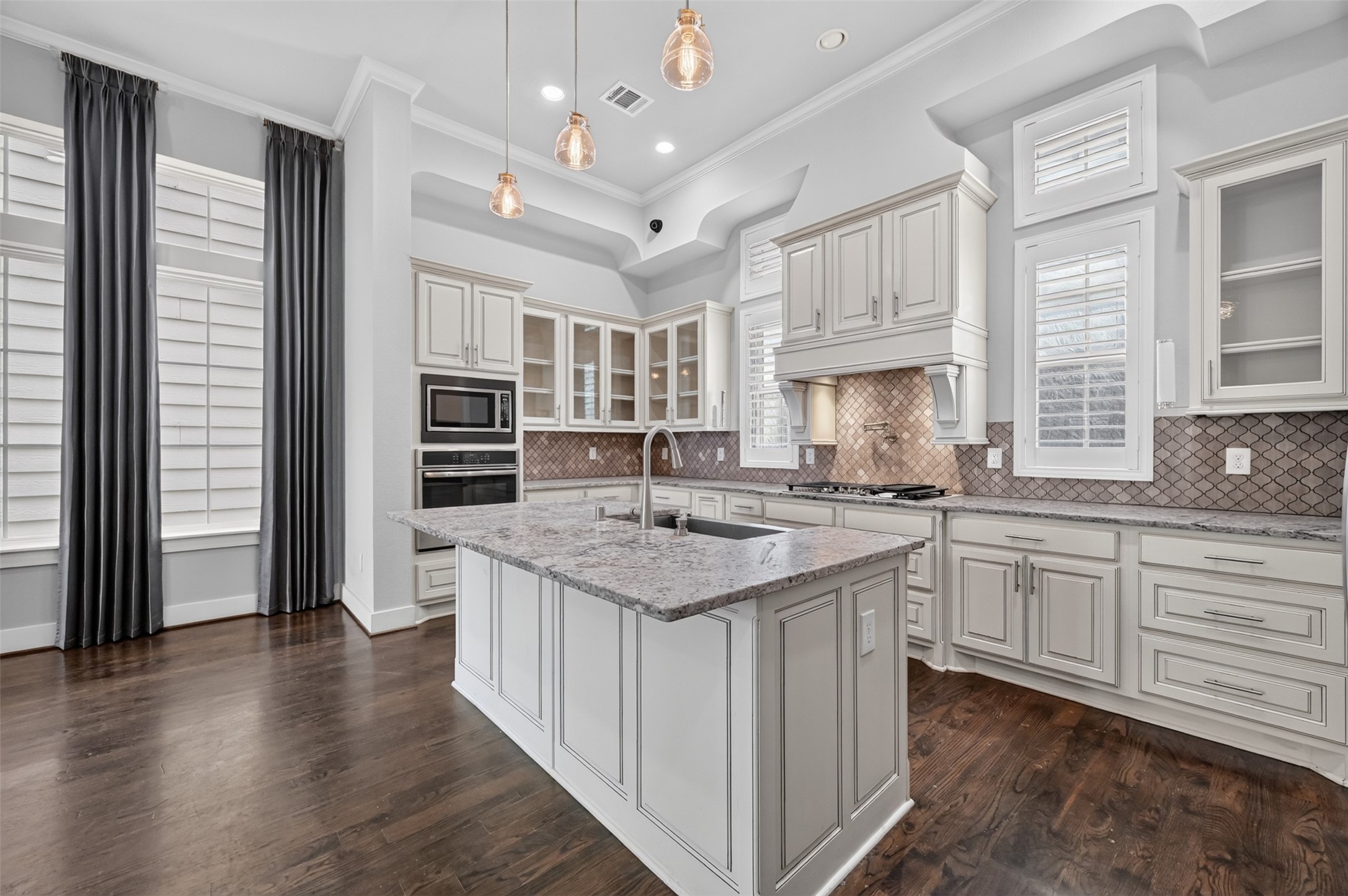 2711 Kennedy Street, Houston, TX 77003 2711 Kennedy Street, Houston, TX 77003