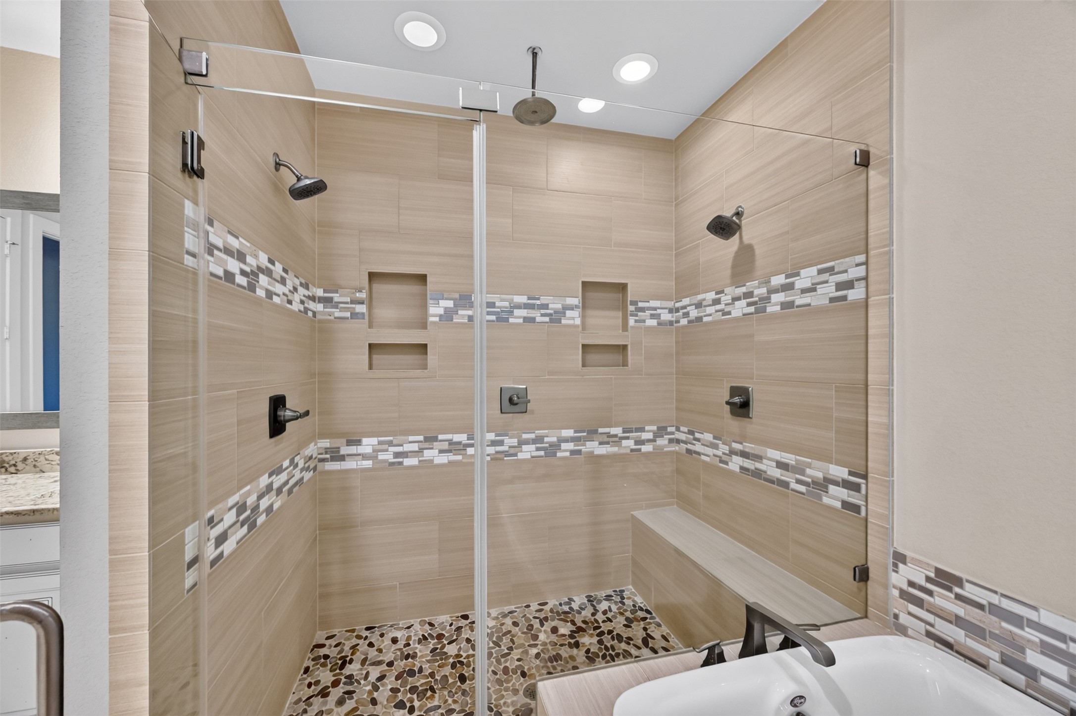 Dual and rain shower heads