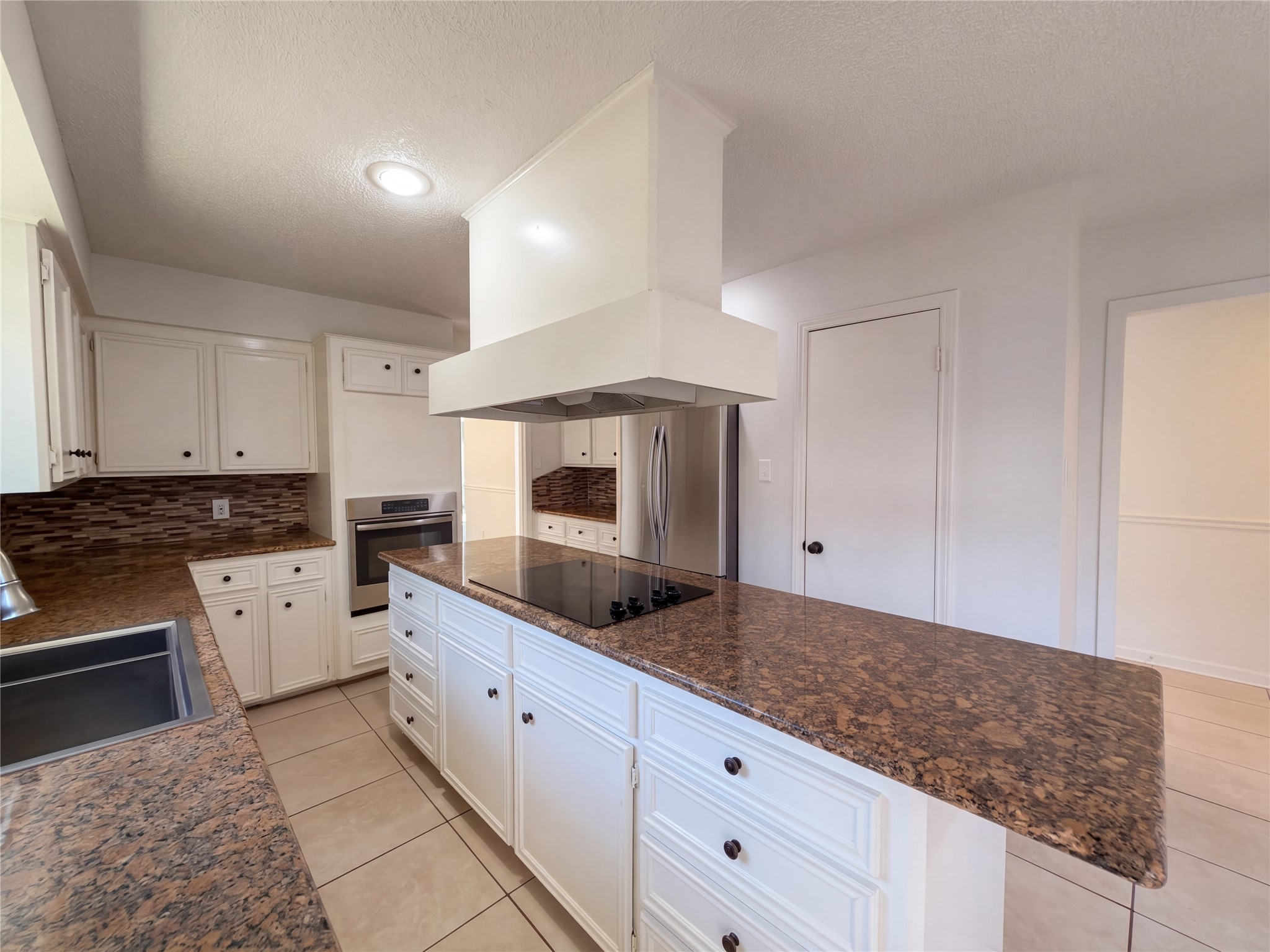 2307 Canyon Meadows Drive, Missouri City, TX 77489