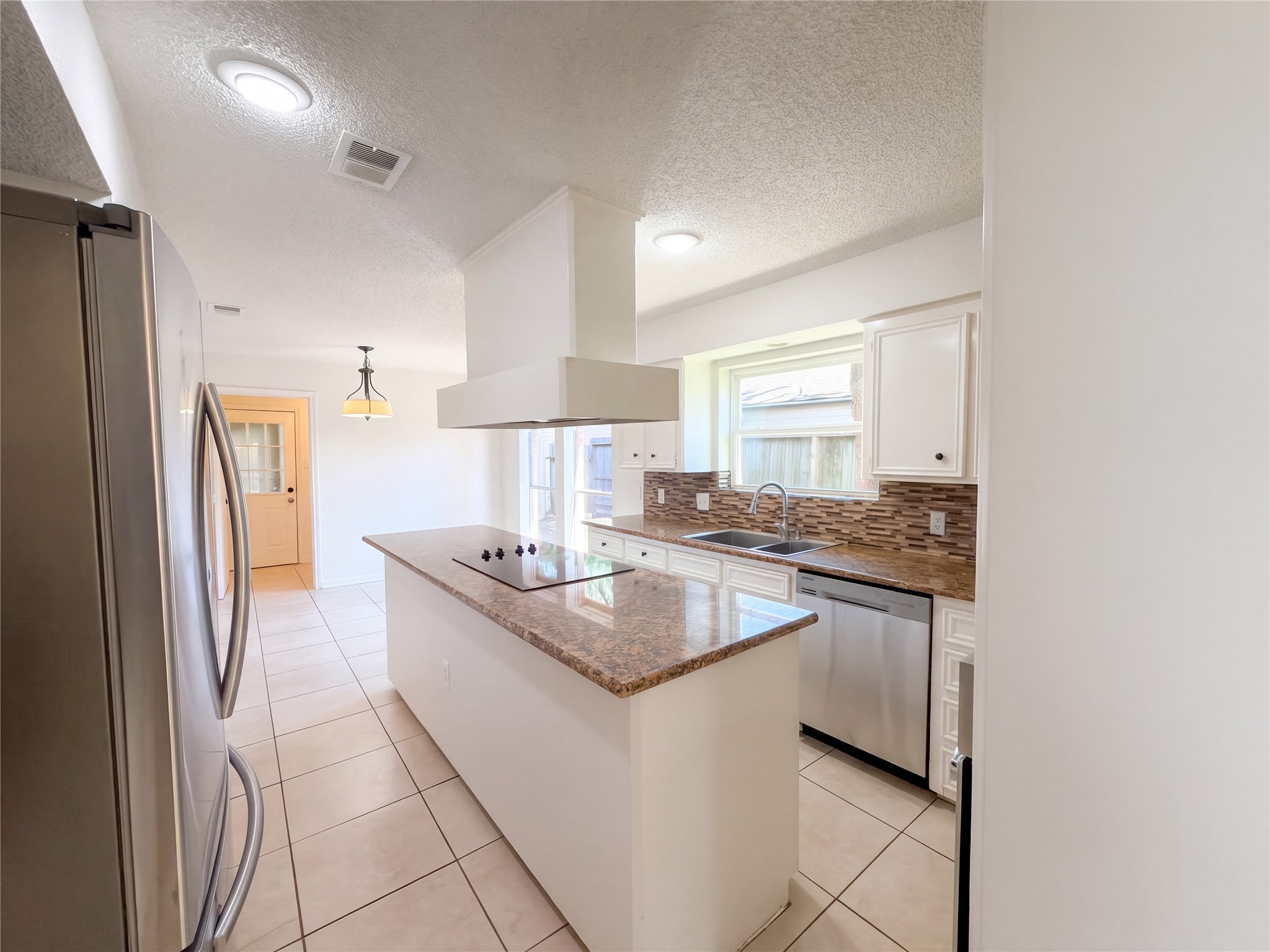 2307 Canyon Meadows Drive, Missouri City, TX 77489