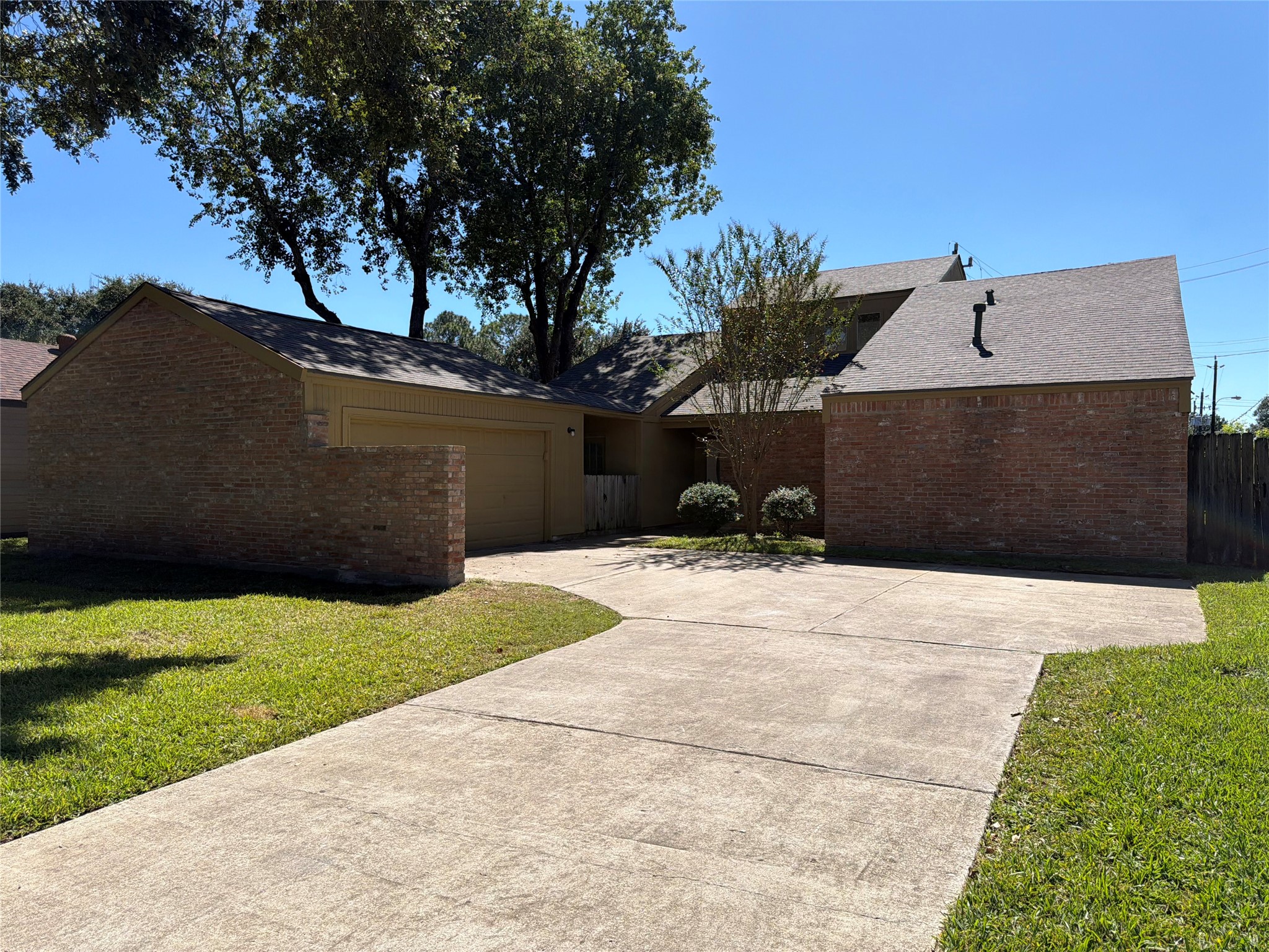2307 Canyon Meadows Drive, Missouri City, TX 77489