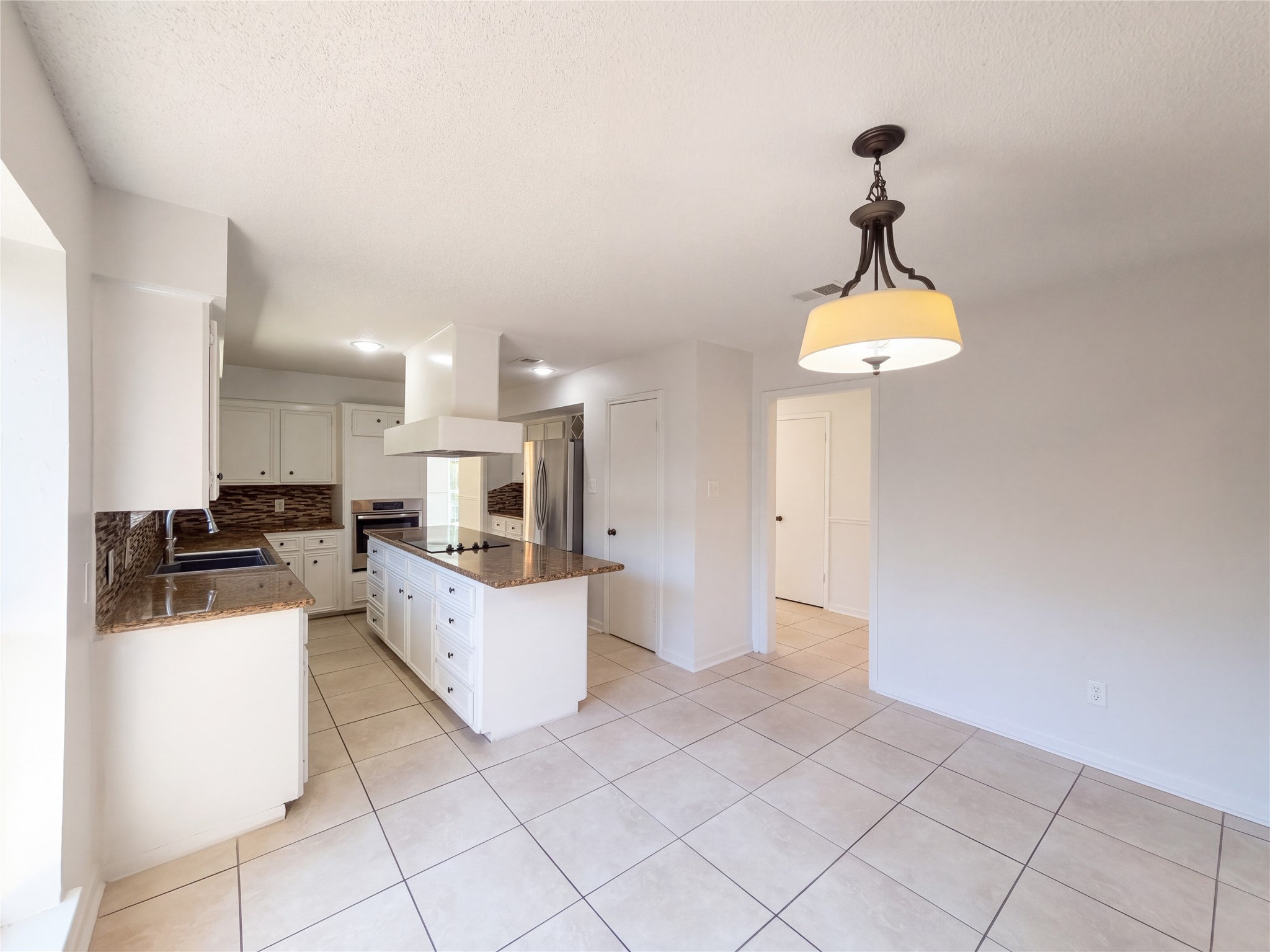2307 Canyon Meadows Drive, Missouri City, TX 77489