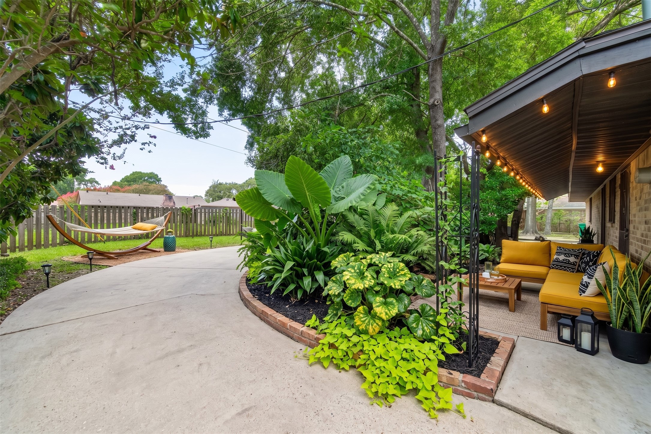 Virtually enhanced backyard idea when coming into your gate.