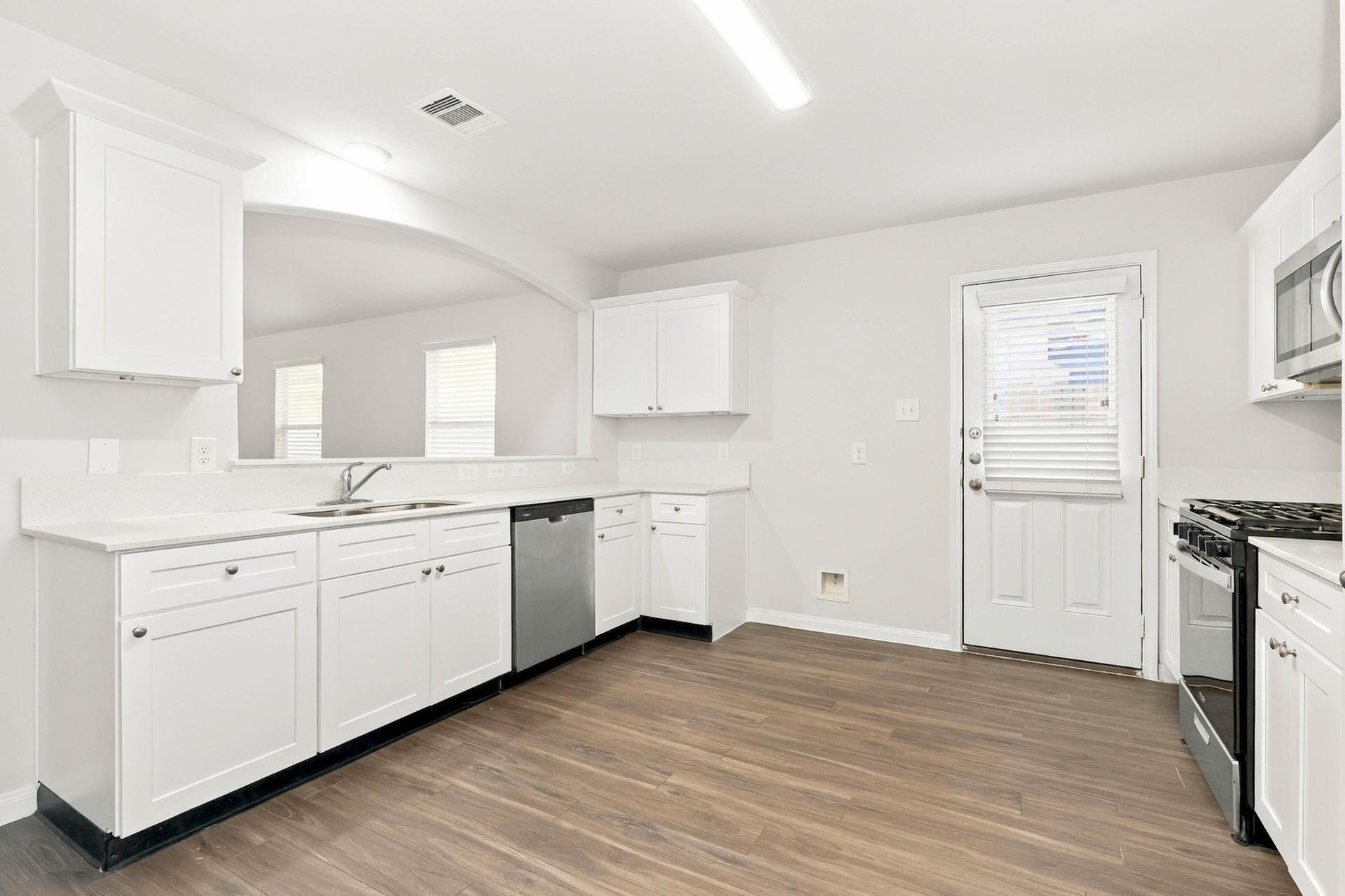 Photos may be representative of the floor plan and not the exact home. Finishes, layout, and features of the actual property for lease may vary.