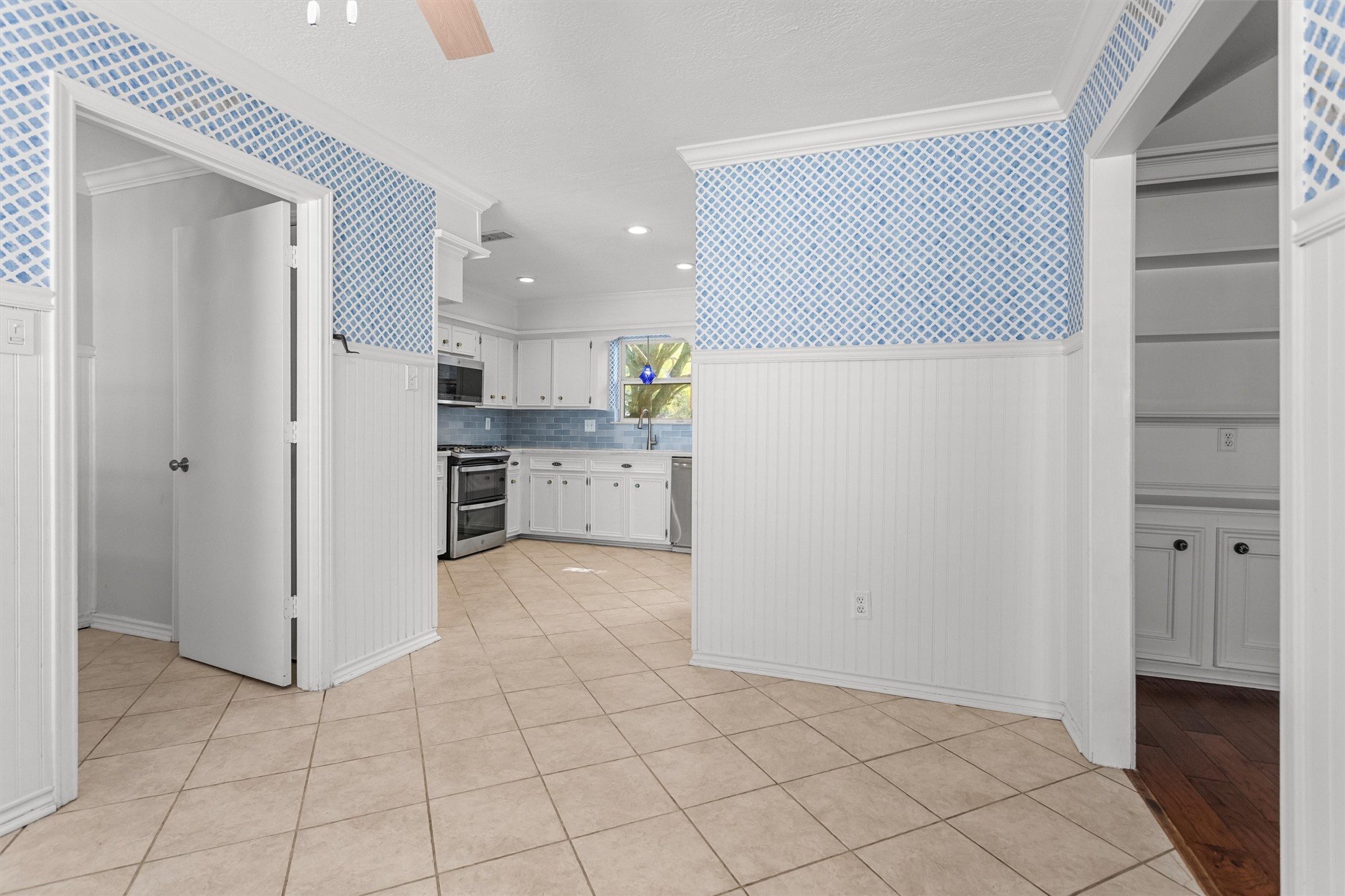 Breakfast Room
