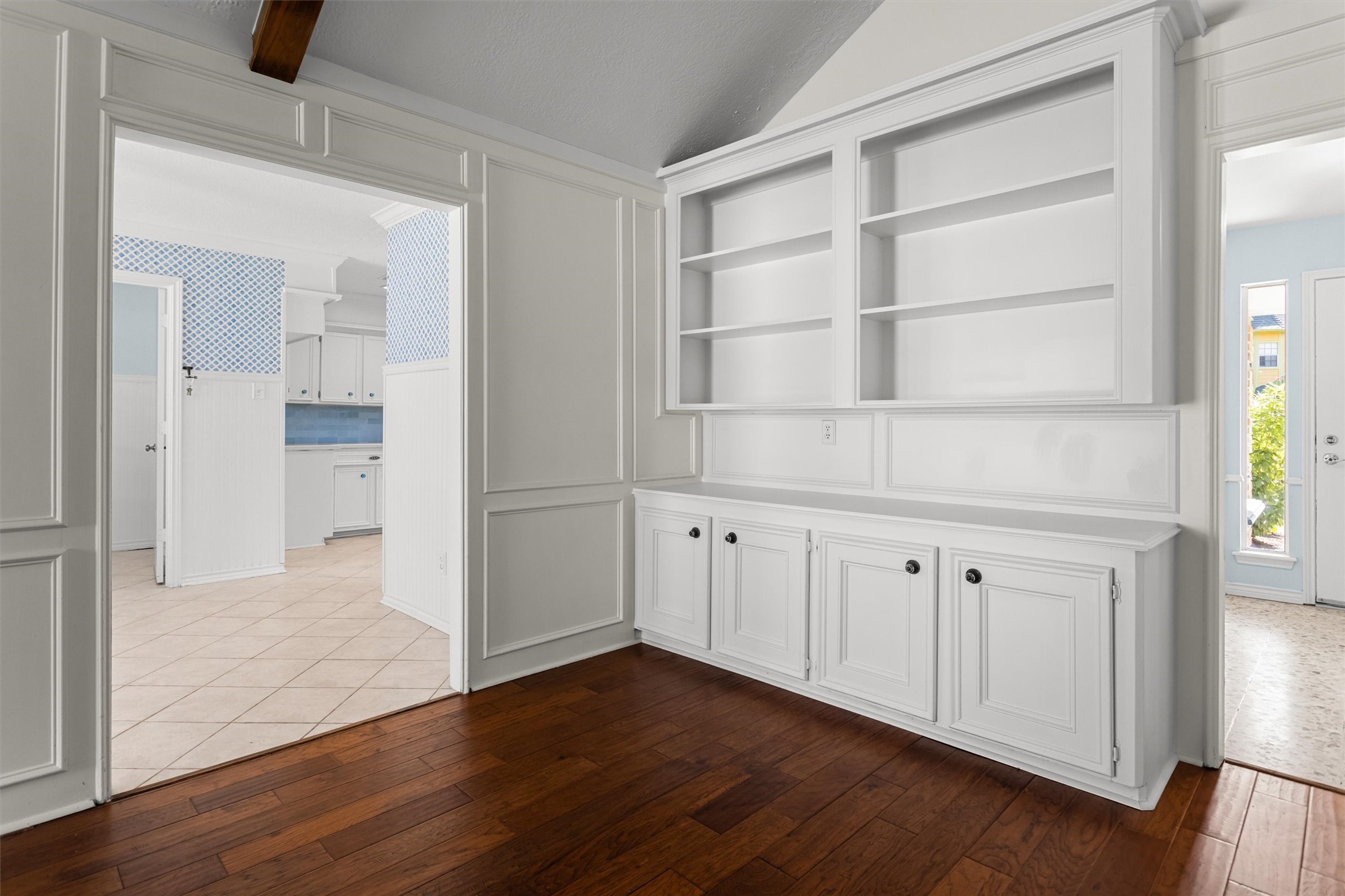 Den with Built-ins