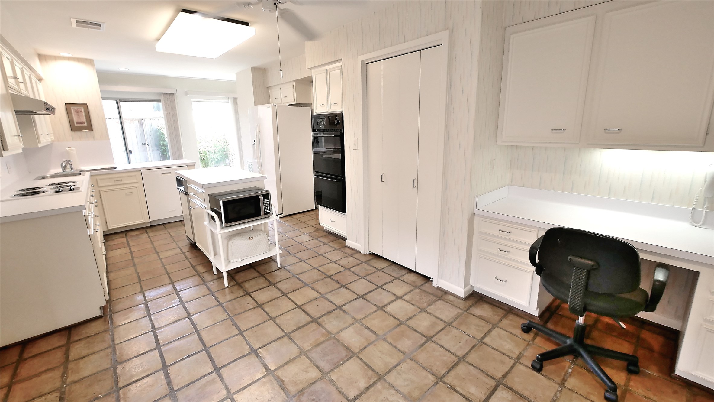 Kitchen from Breakfast area