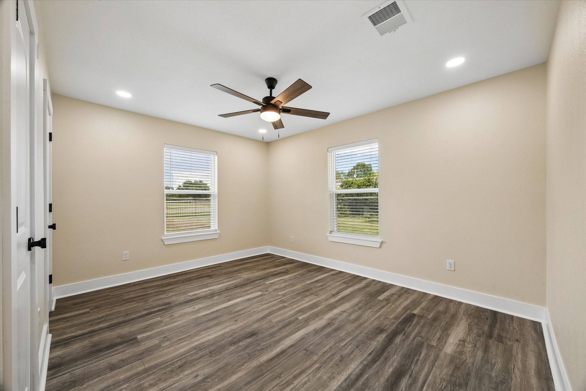1190 County Road 146, Alvin, TX 77511