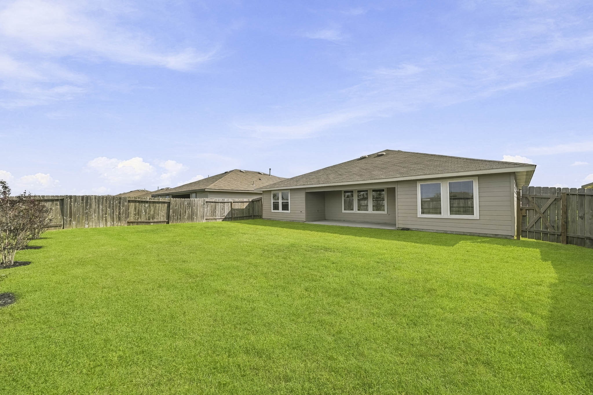 Large back yard for pool or playsets!