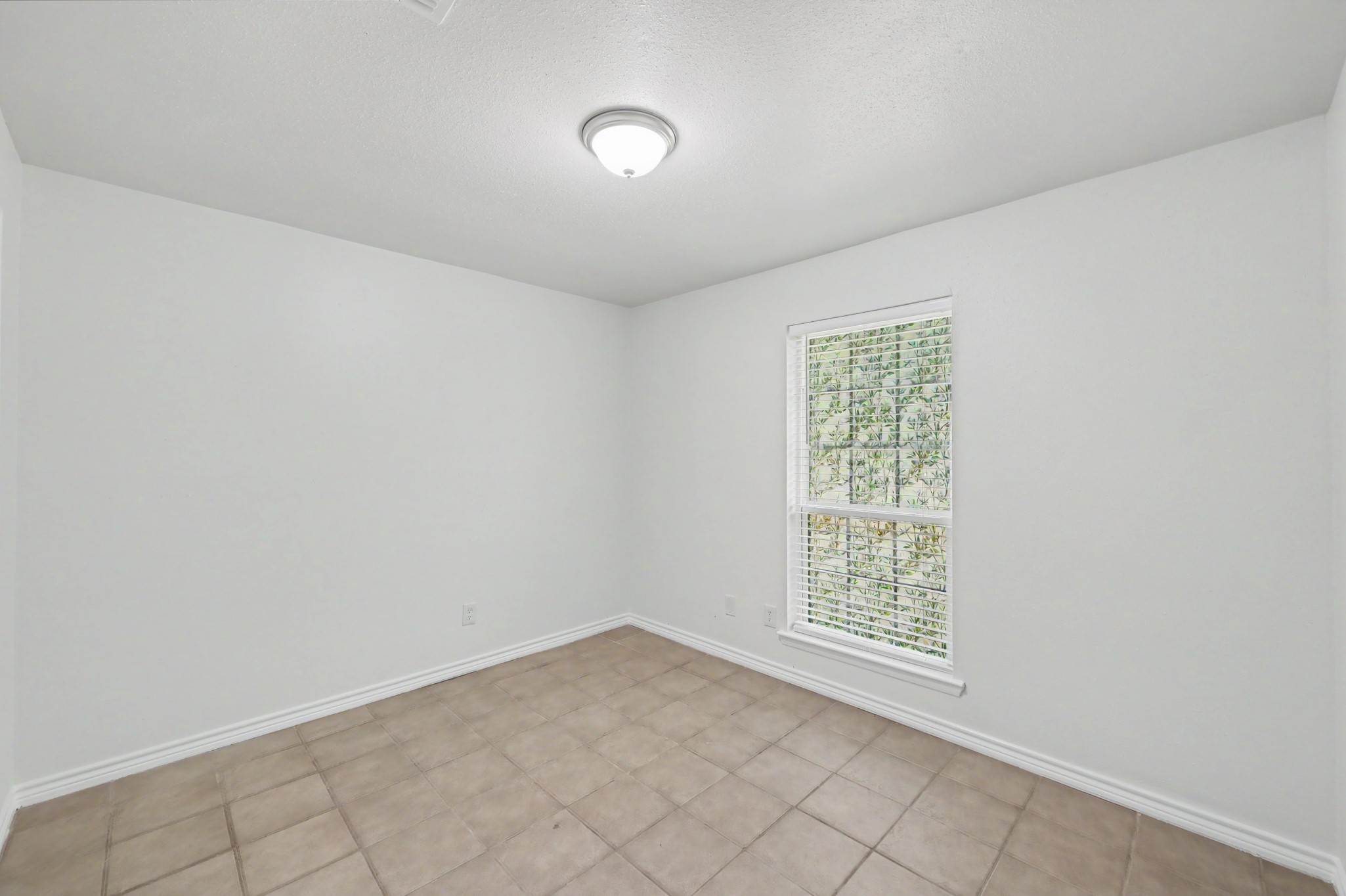 1 Pineash Court, The Woodlands, TX 77381
