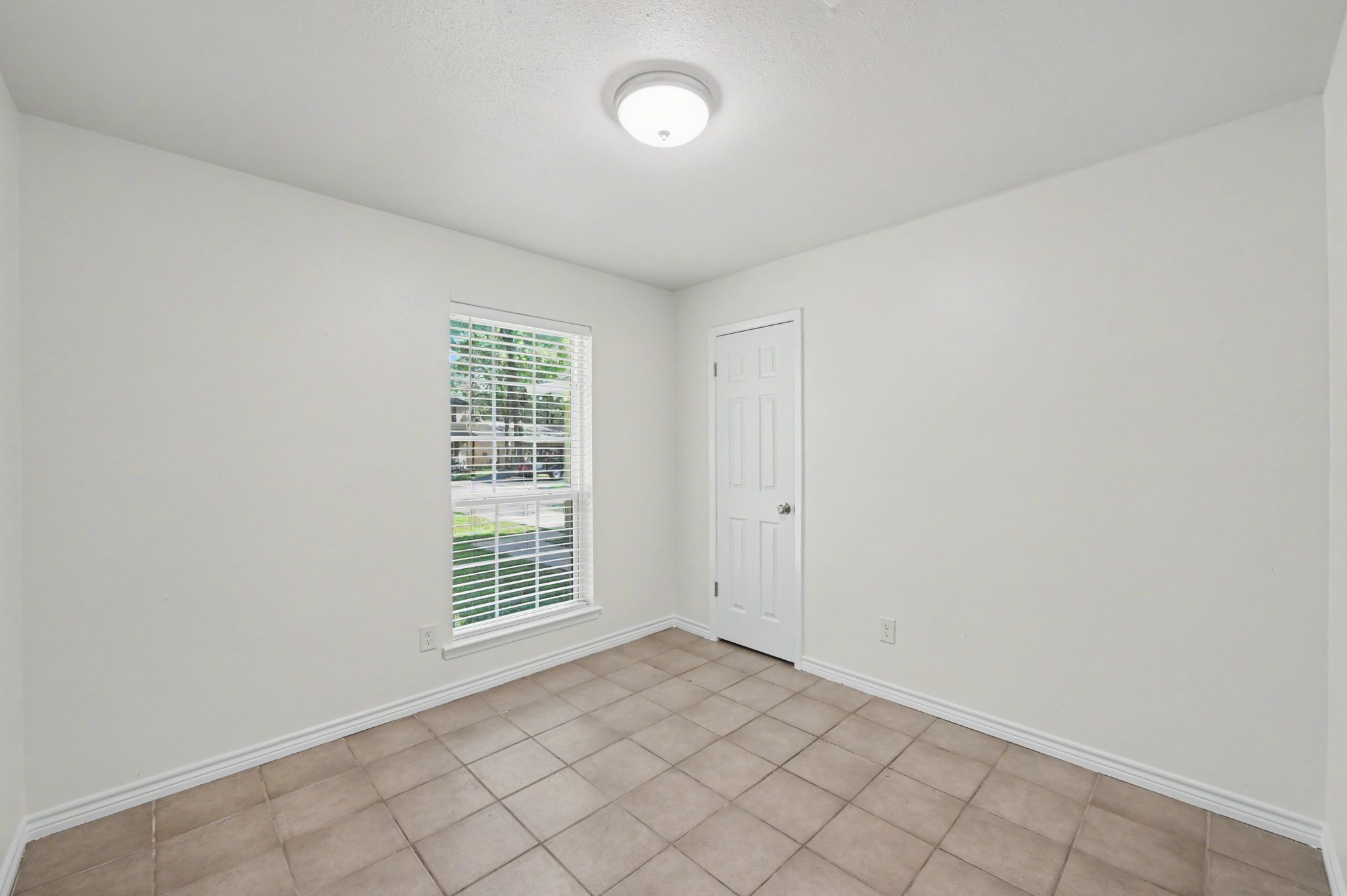1 Pineash Court, The Woodlands, TX 77381
