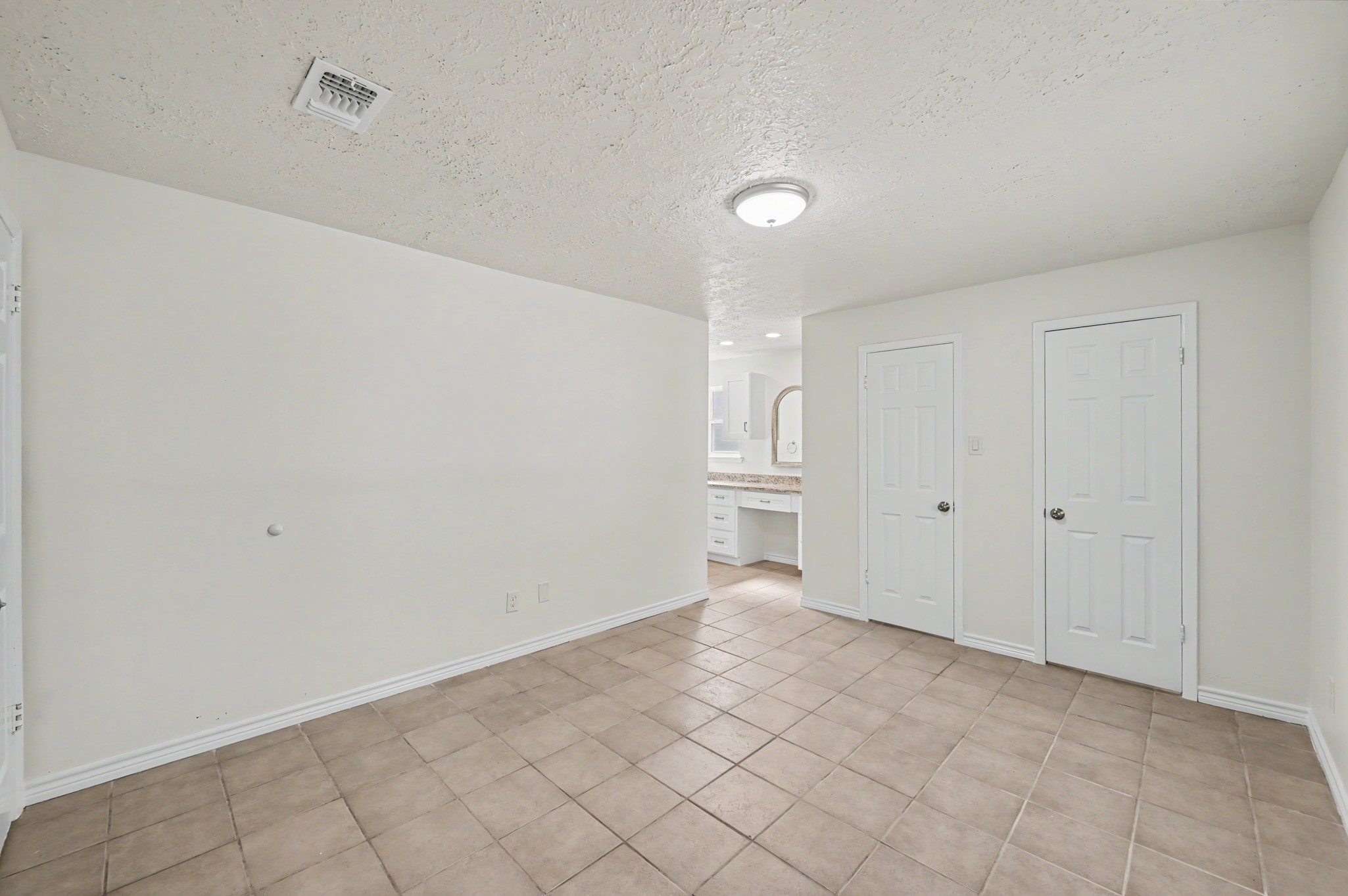 1 Pineash Court, The Woodlands, TX 77381