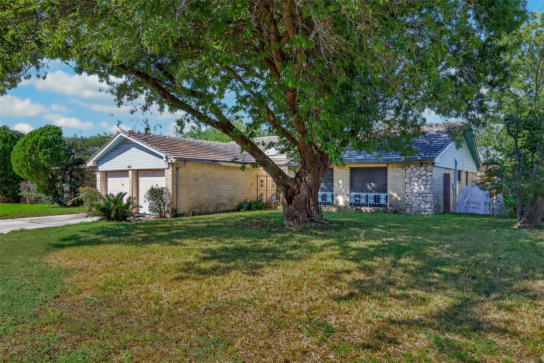 5435 Tavenor Lane, Houston, TX 77048