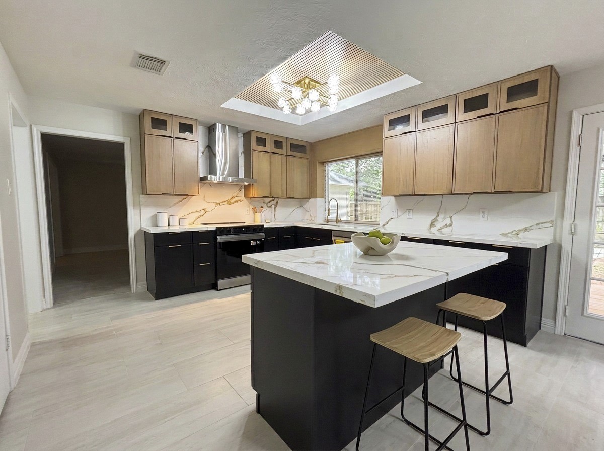 Removable kitchen island( virtually staged).