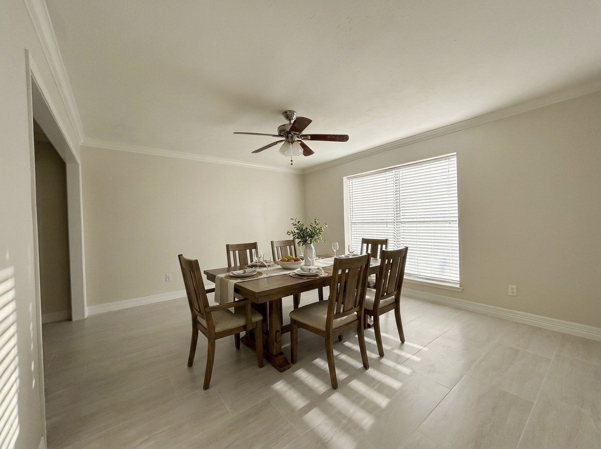 Formal Dining room ( Virtually staged).