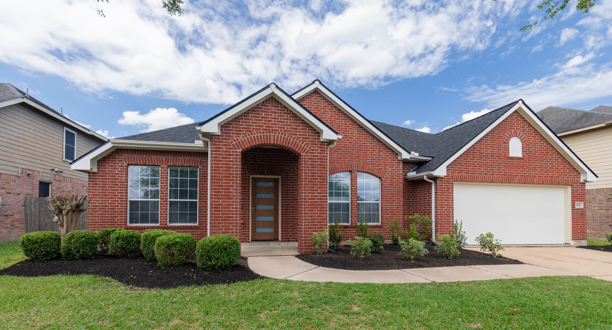 David Weekley Home with 3200 sqft living area, 4 bedrooms, 3 full baths, formal dining, formal living, large family room,. and Large bonus room upstairs David Weekley Home with 3200 sqft living area, 4 bedrooms, 3 full baths, formal dining, formal living, large family room,. and Large bonus room upstairs