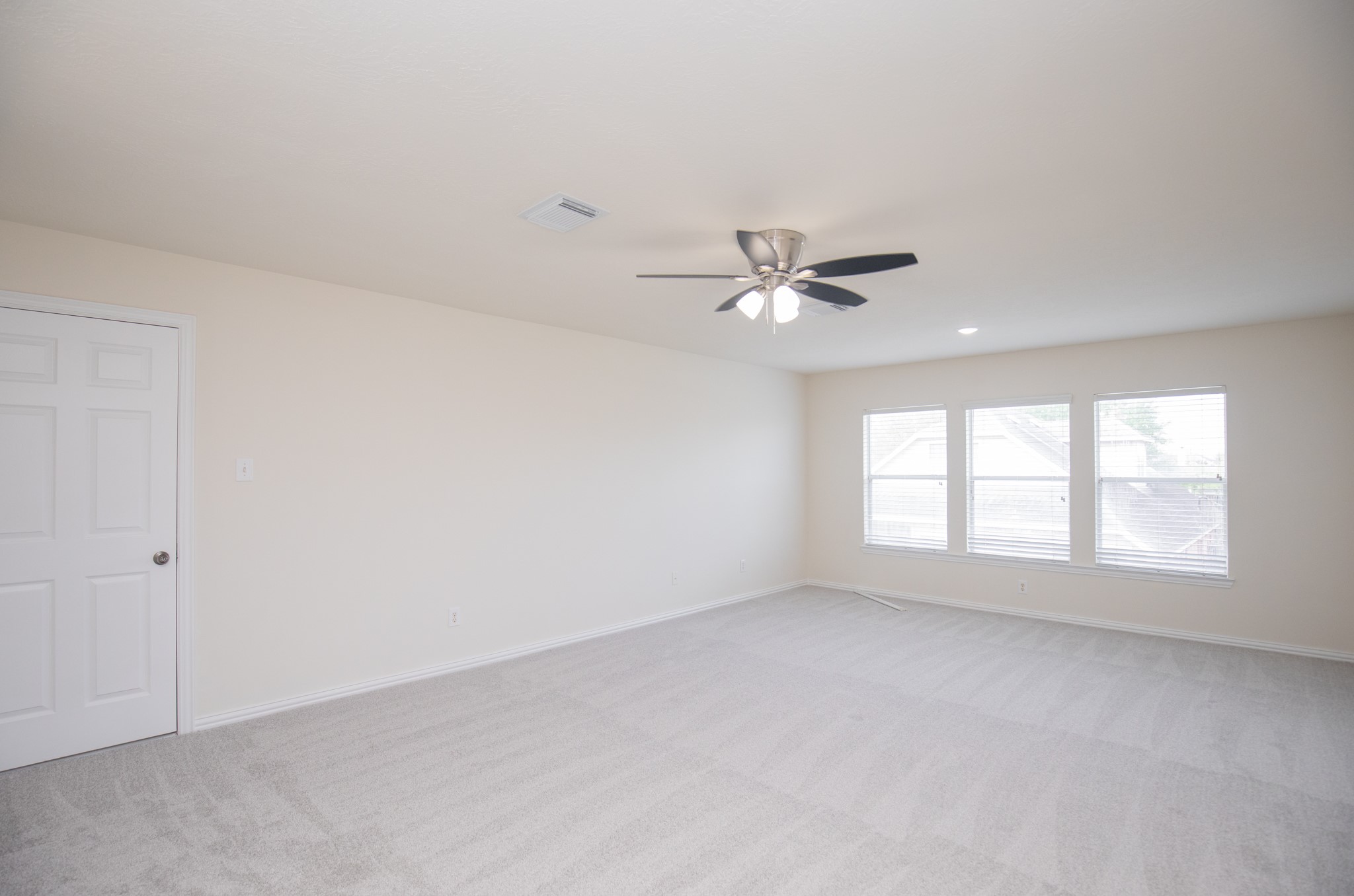 upstairs Playroom with 3rdbathroom