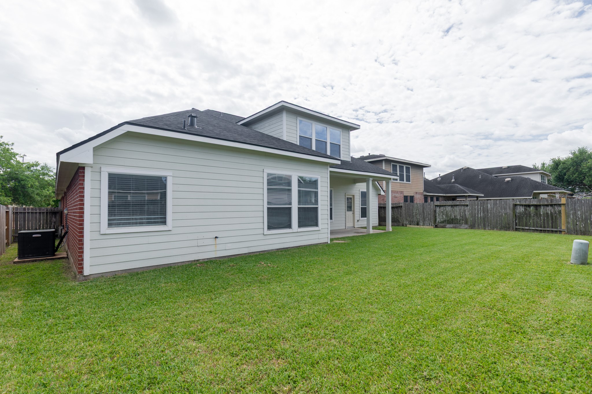 8802 Rocky Knoll Lane, Rosenberg, TX 77469