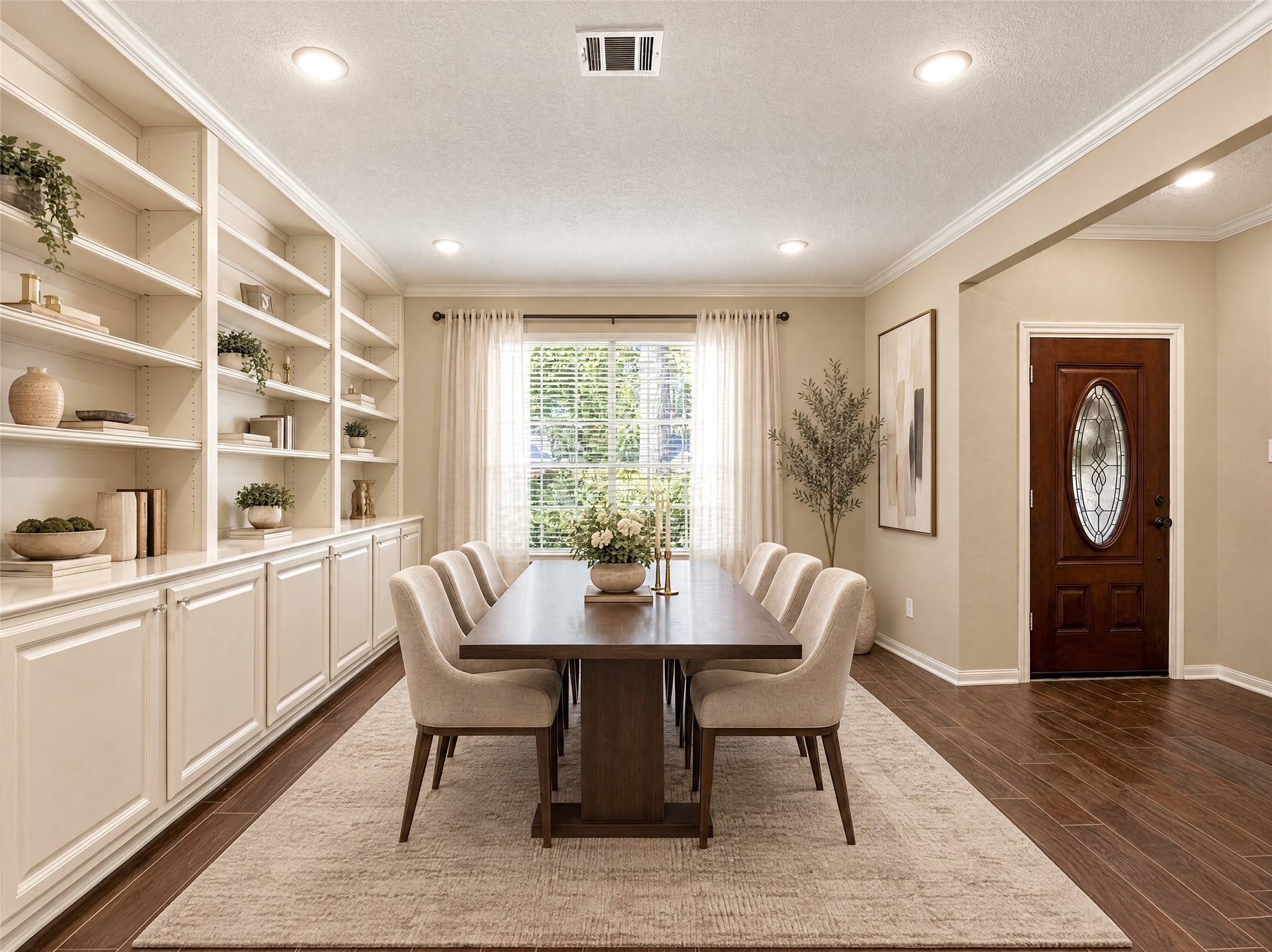 Spacious formal areas