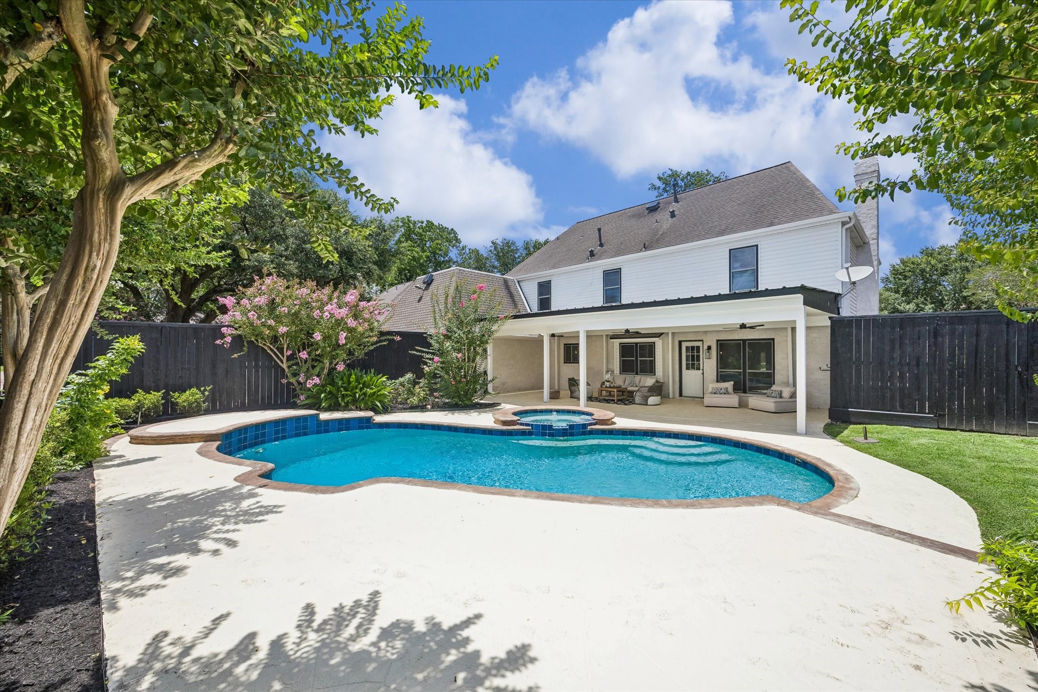 Who doesn't want a pool in this heat!