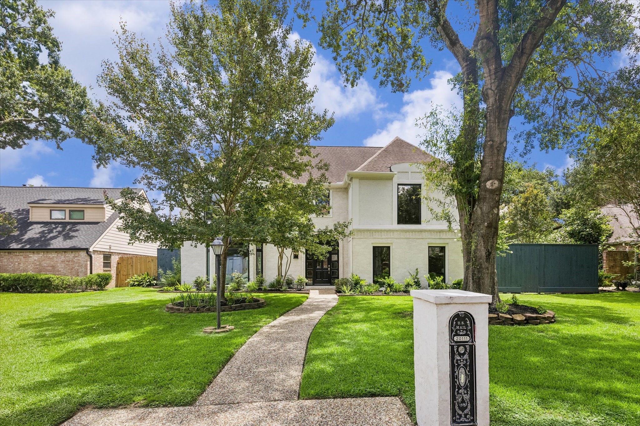 Stunning renovation in the coveted Nottingham Country!