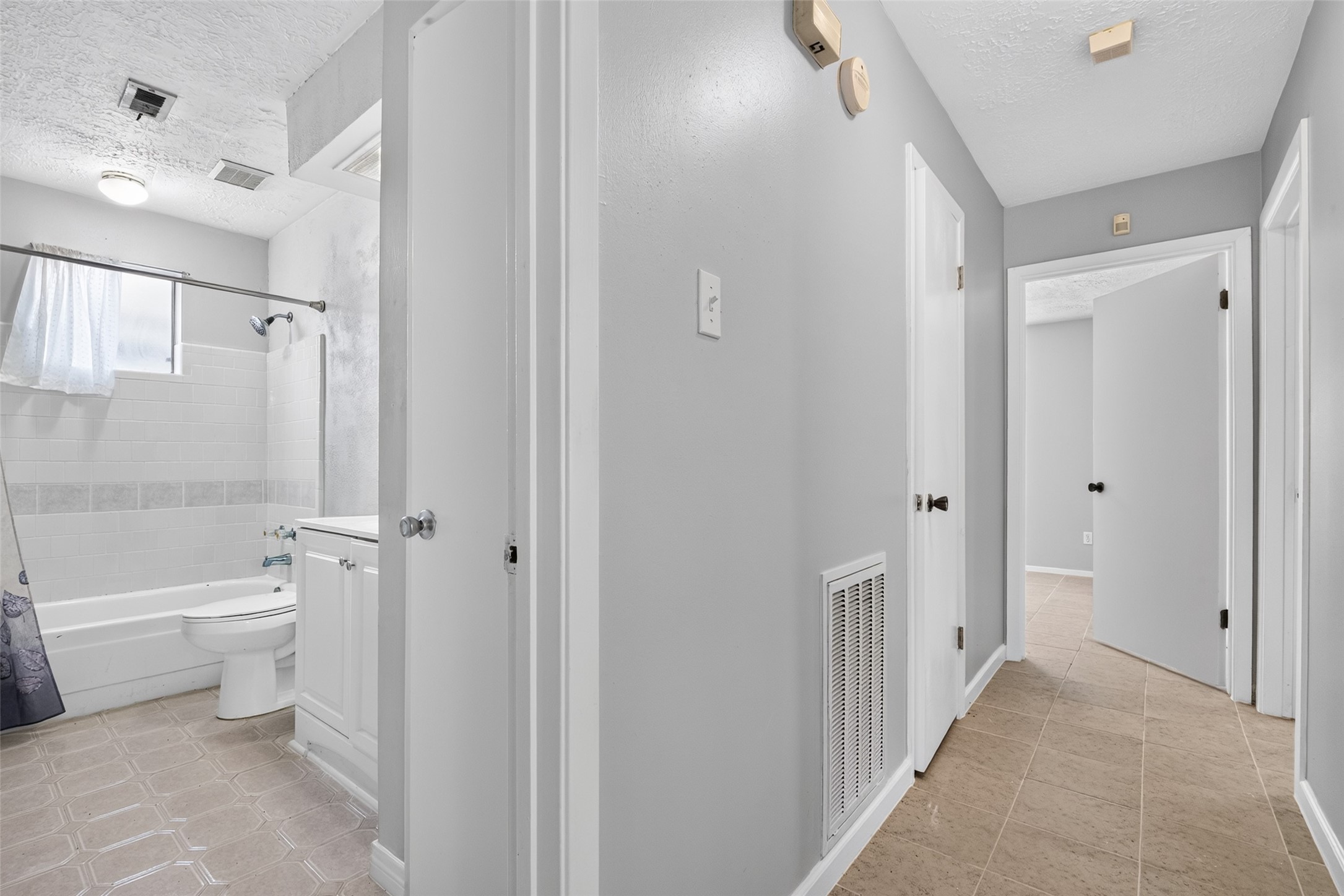 261 Hardwicke Road, Houston, TX 77060