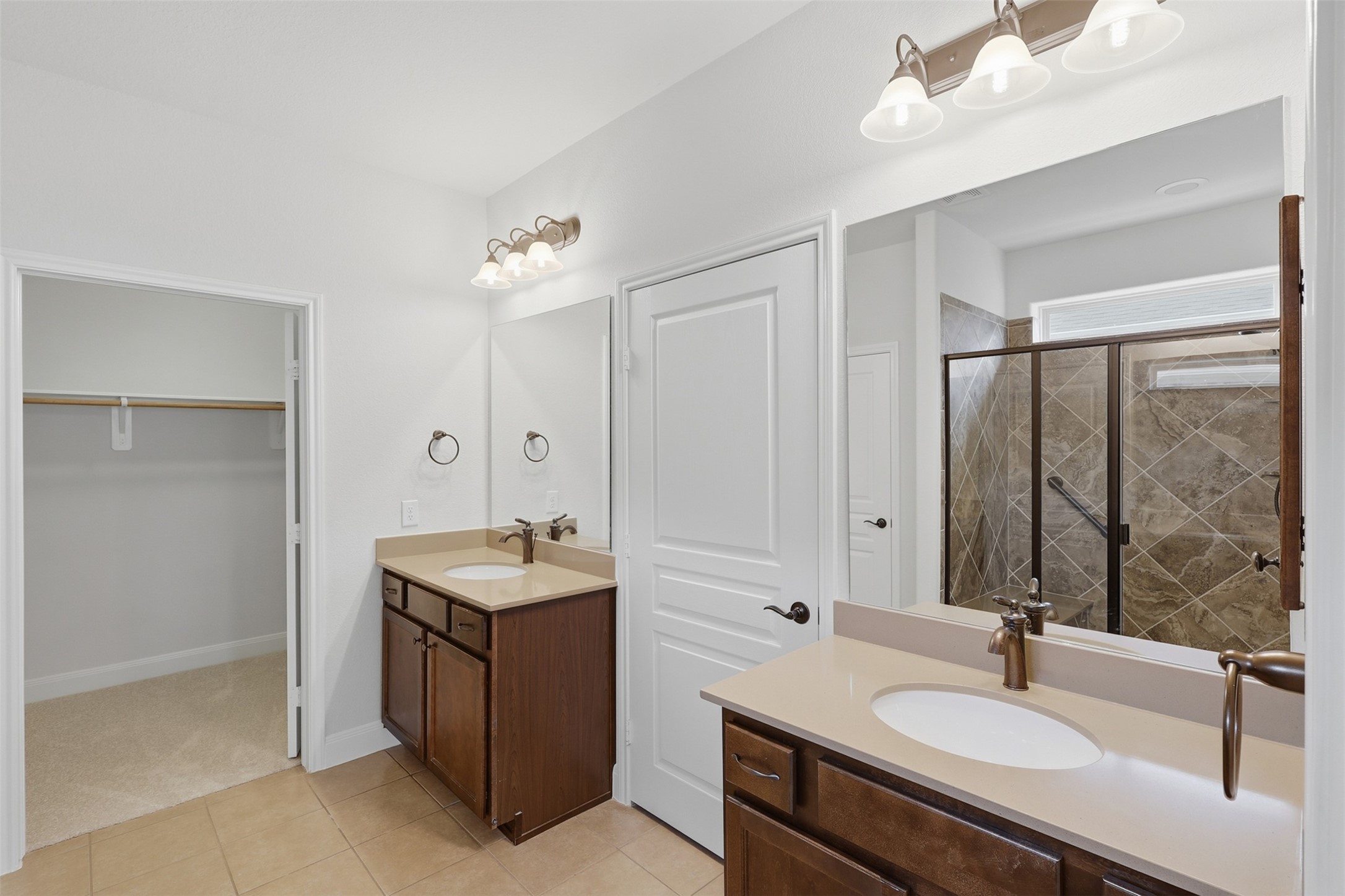 677 Tenuta Lane, League City, TX 77573