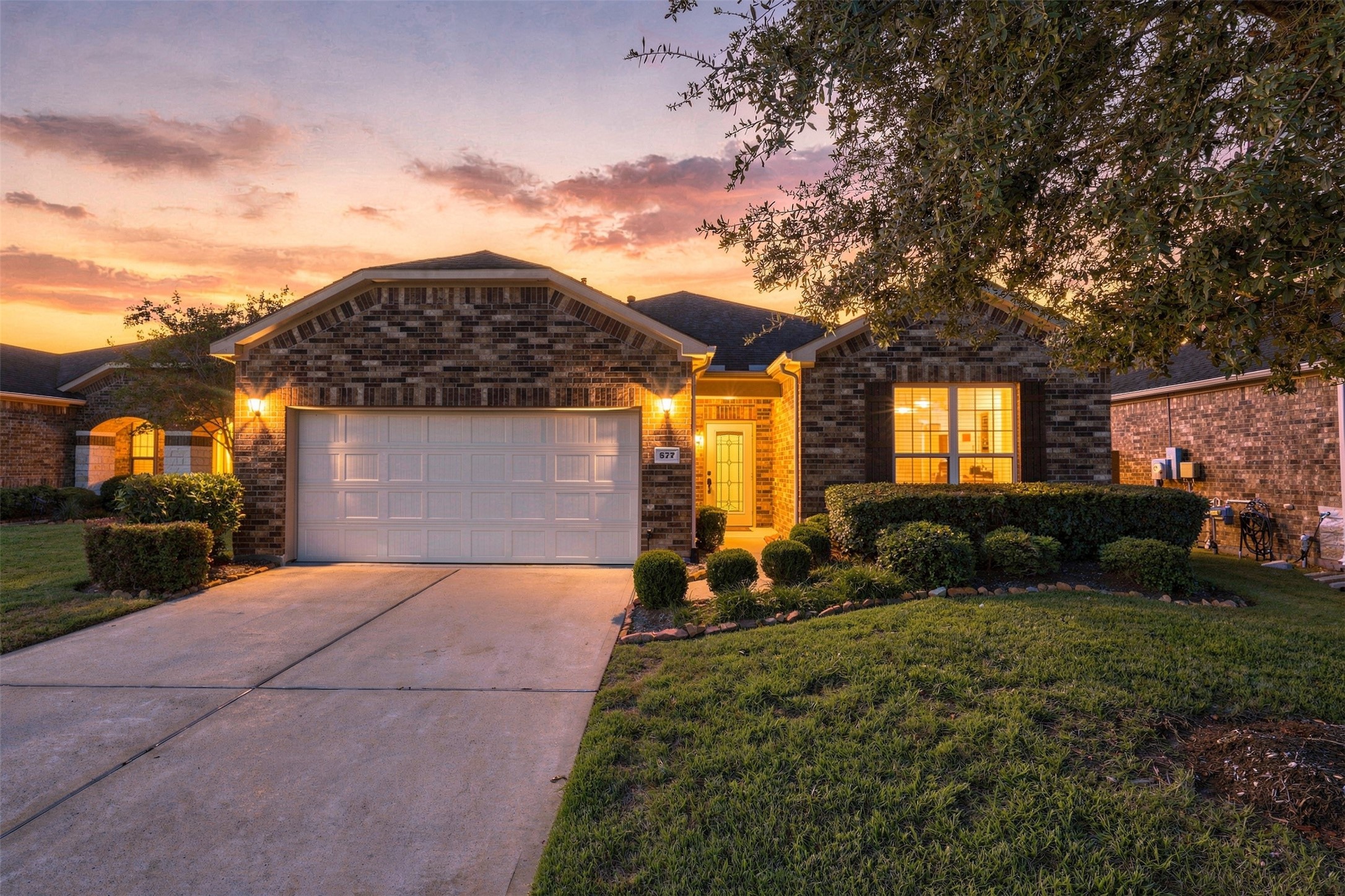 677 Tenuta Lane, League City, TX 77573