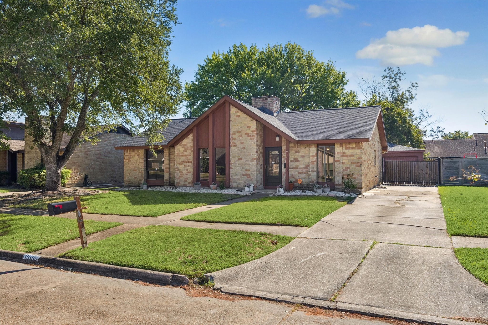 10110 Sagemill Drive, Houston, TX 77089