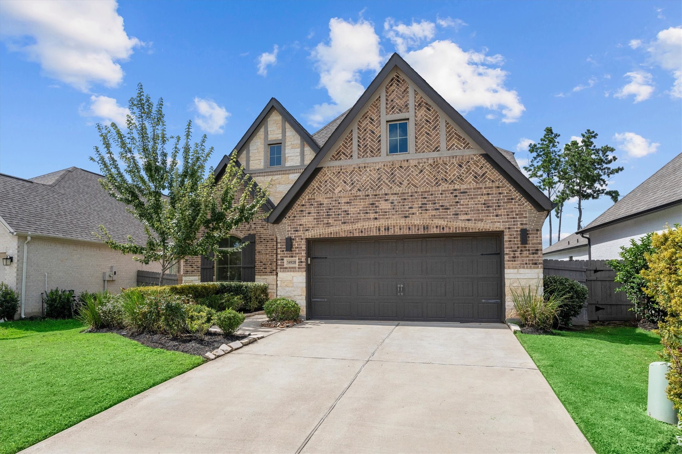 Welcome home to timeless Perry Homes craftsmanship, where classic curb appeal sets the stage for everything inside.
