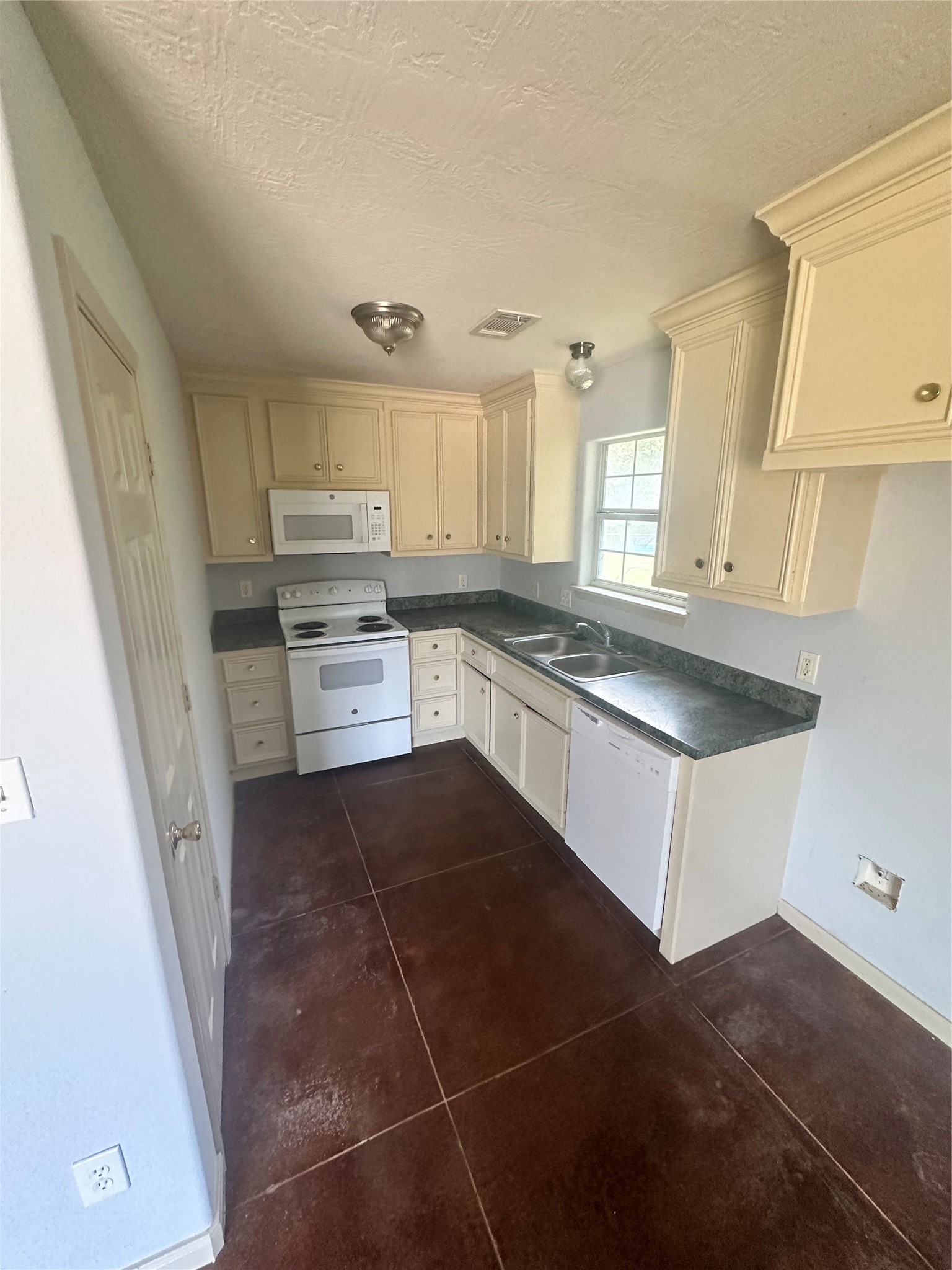 102 Lindley Street, Willis, TX 77378