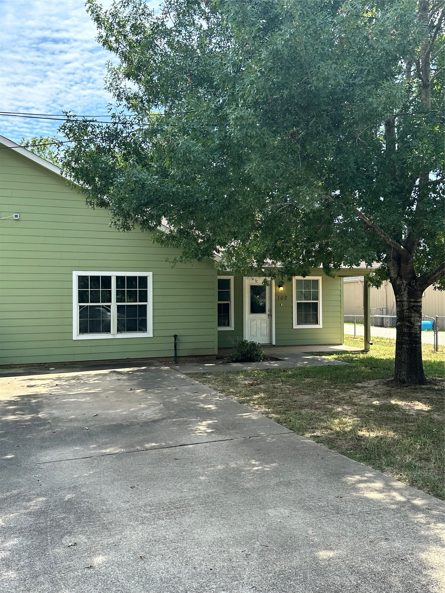 102 Lindley Street, Willis, TX 77378