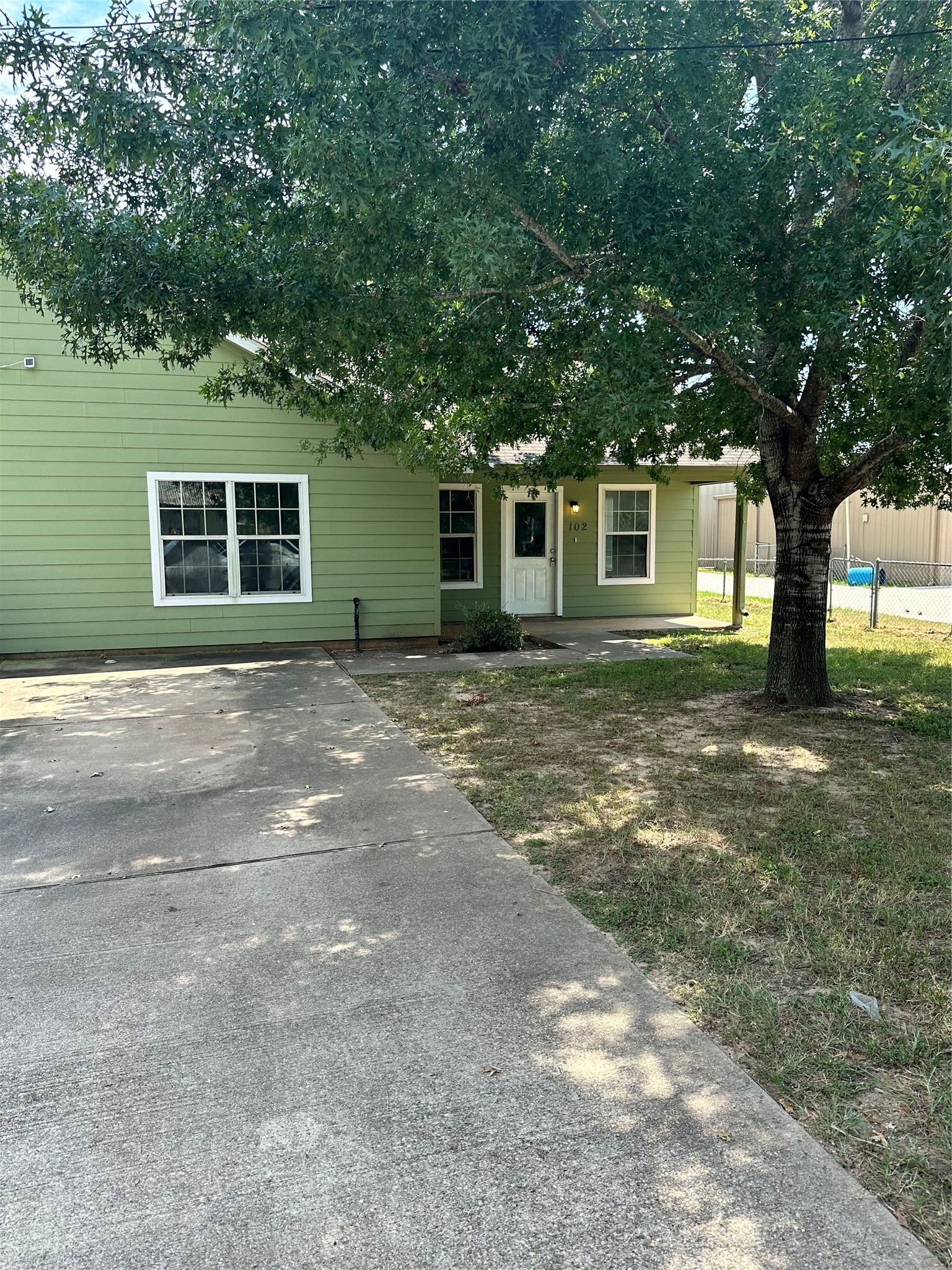 102 Lindley Street, Willis, TX 77378