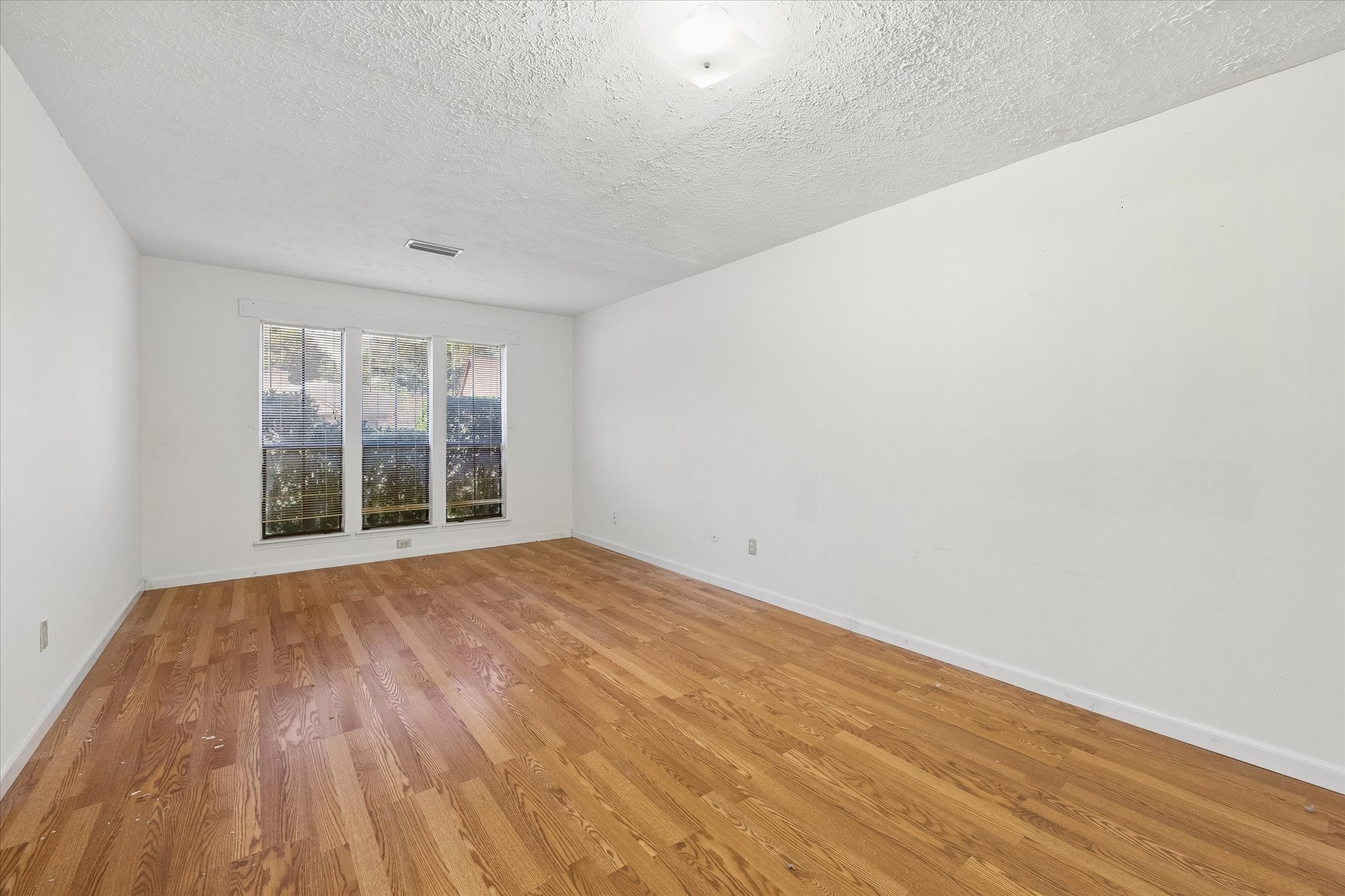 10334 Sageglow Drive, Houston, TX 77089
