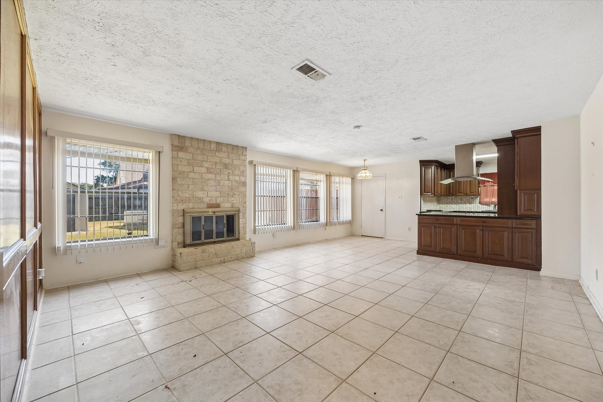10334 Sageglow Drive, Houston, TX 77089 10334 Sageglow Drive, Houston, TX 77089