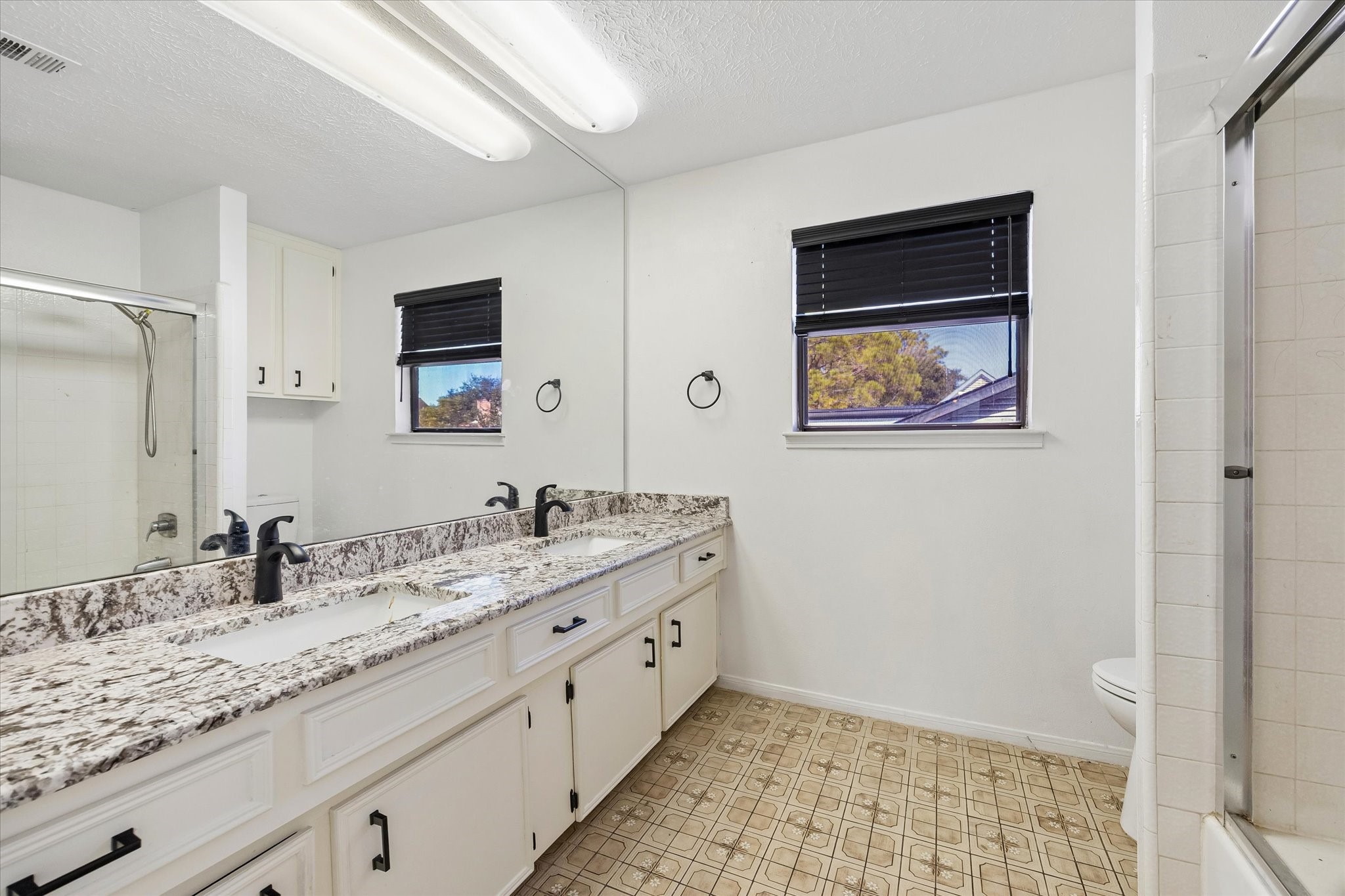 10334 Sageglow Drive, Houston, TX 77089