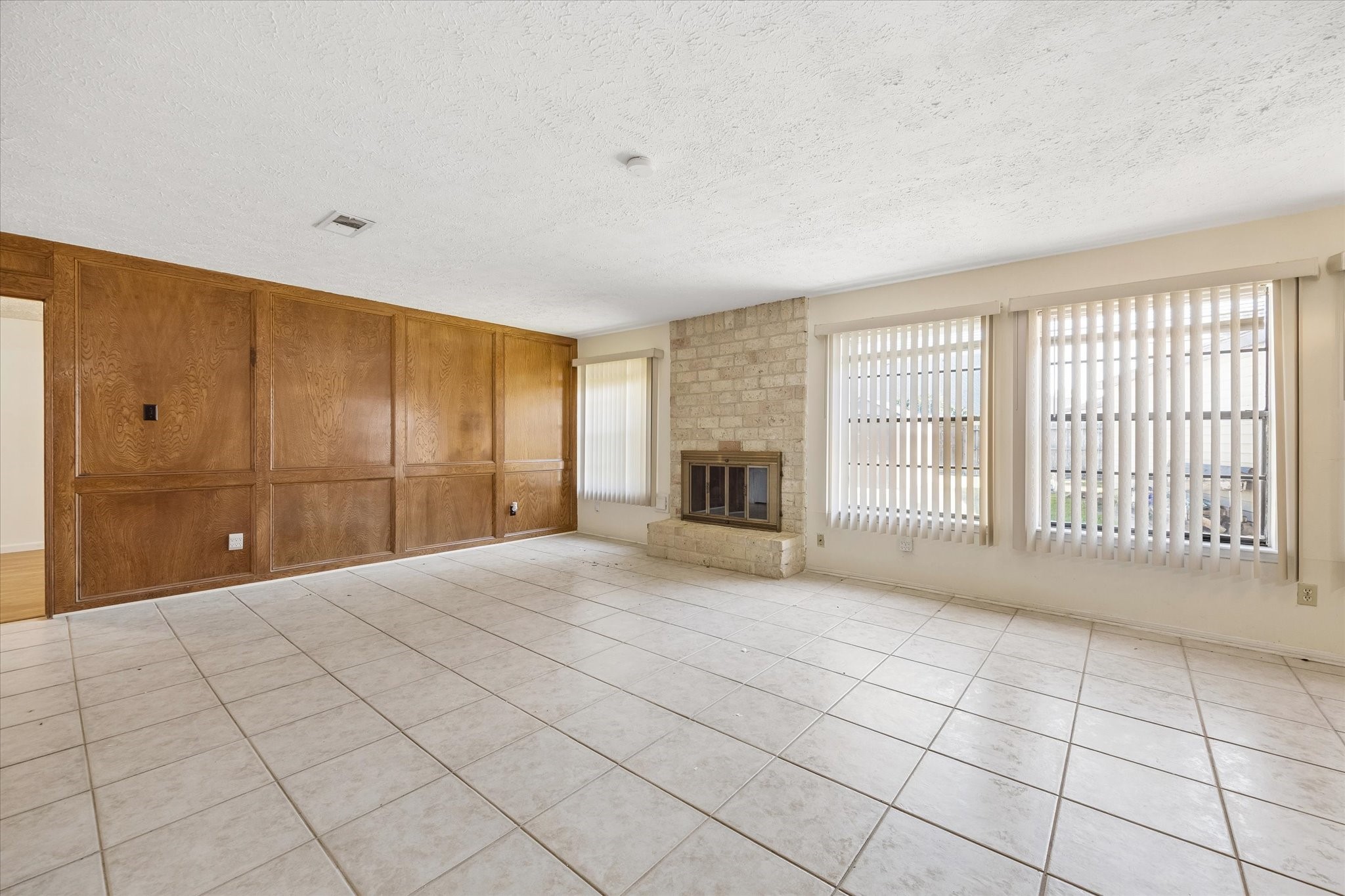 10334 Sageglow Drive, Houston, TX 77089 10334 Sageglow Drive, Houston, TX 77089
