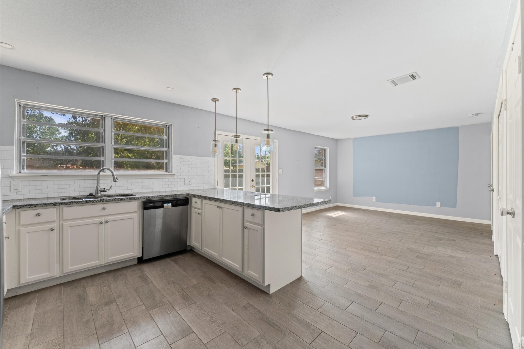 121 Bluebird Lane, Pasadena, TX 77502