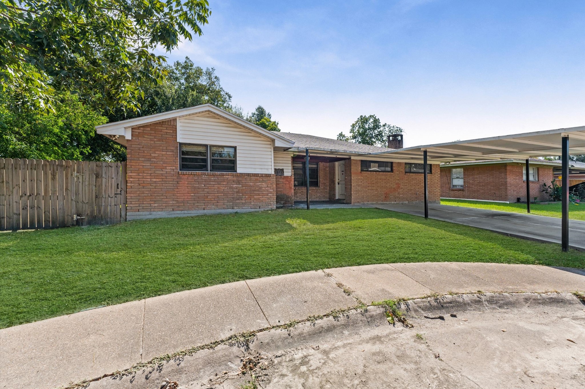 121 Bluebird Lane, Pasadena, TX 77502