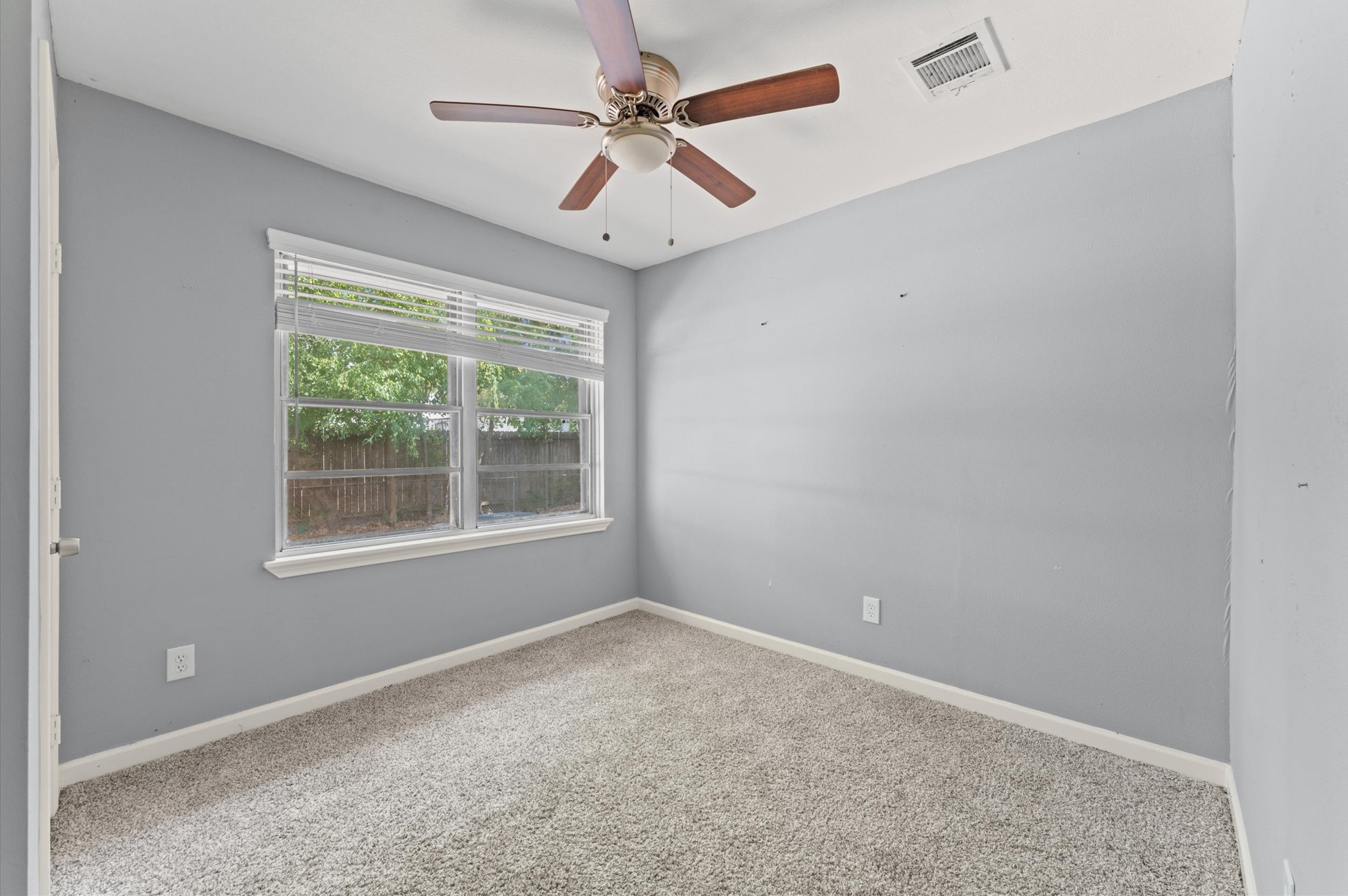 121 Bluebird Lane, Pasadena, TX 77502
