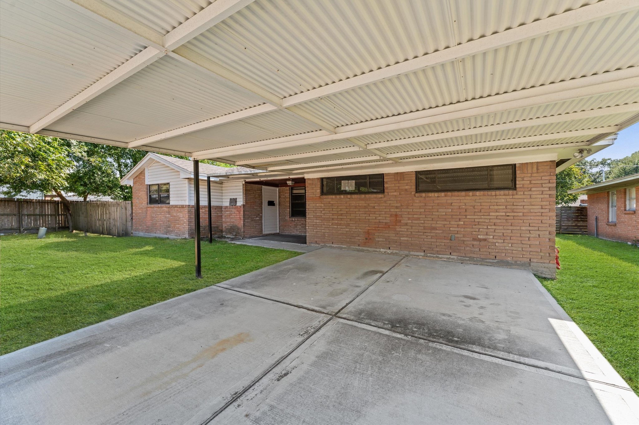 121 Bluebird Lane, Pasadena, TX 77502
