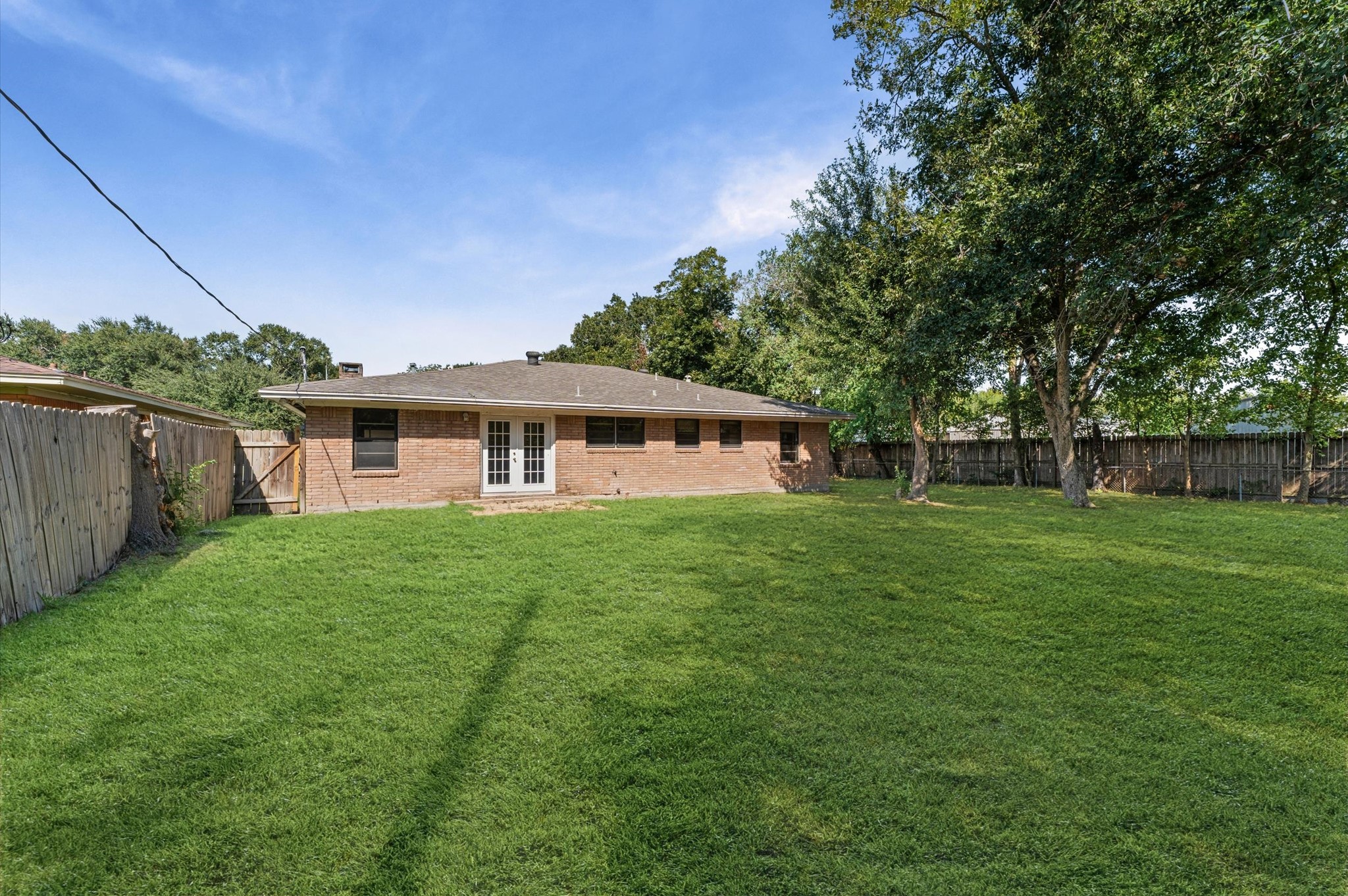 121 Bluebird Lane, Pasadena, TX 77502