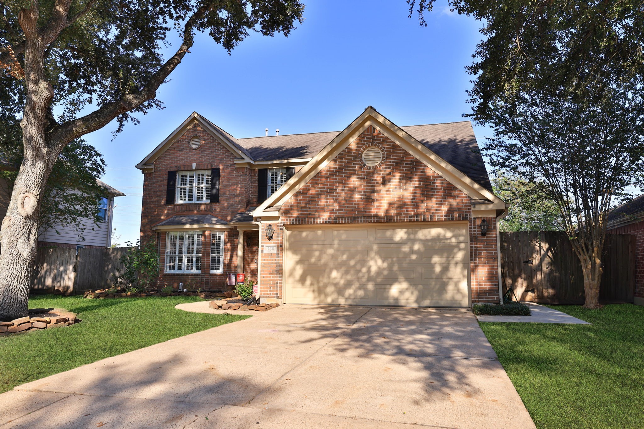 Welcome to 236 Sunset Ridge Drive!!