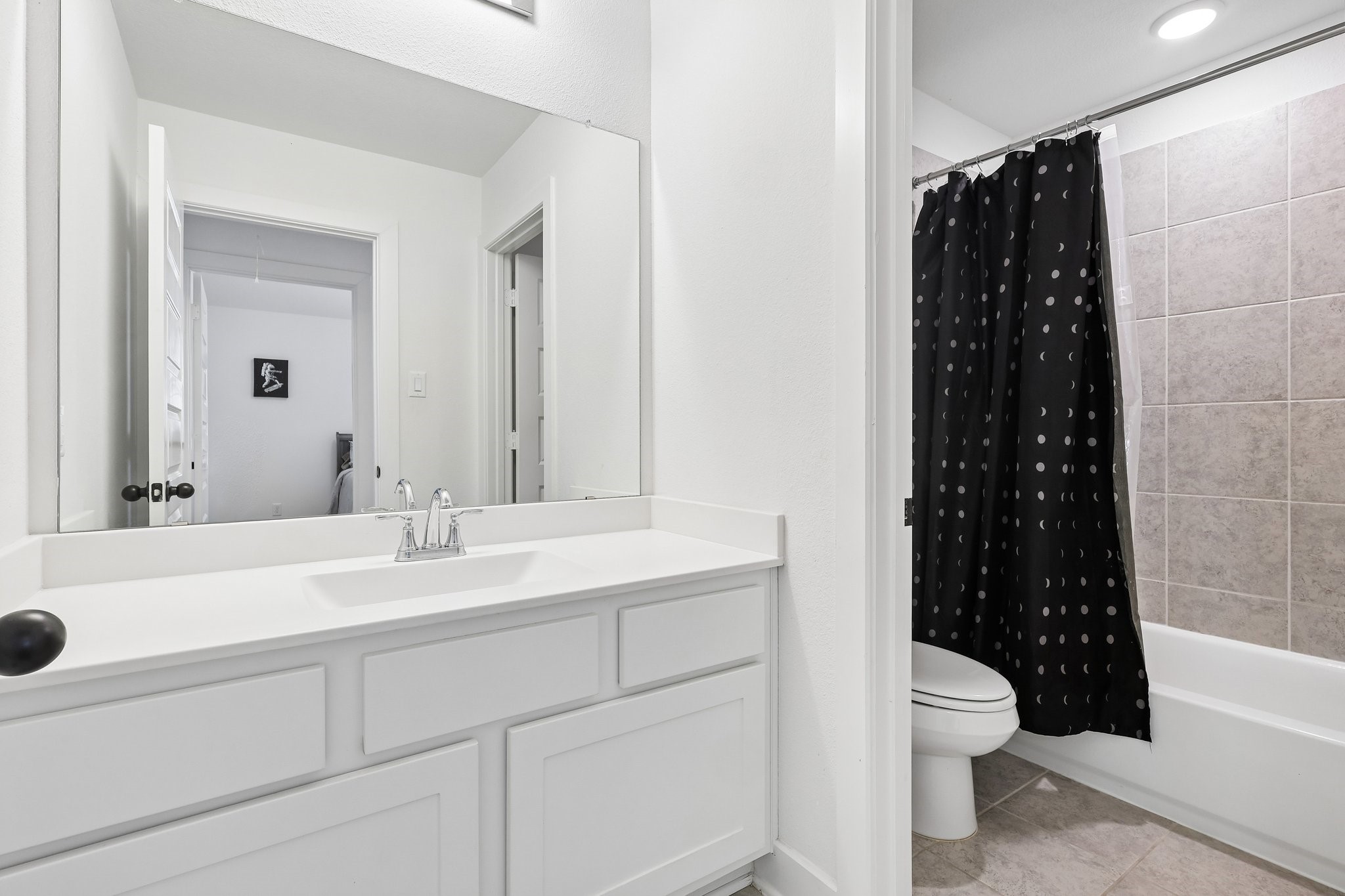 Full bath located upstairs